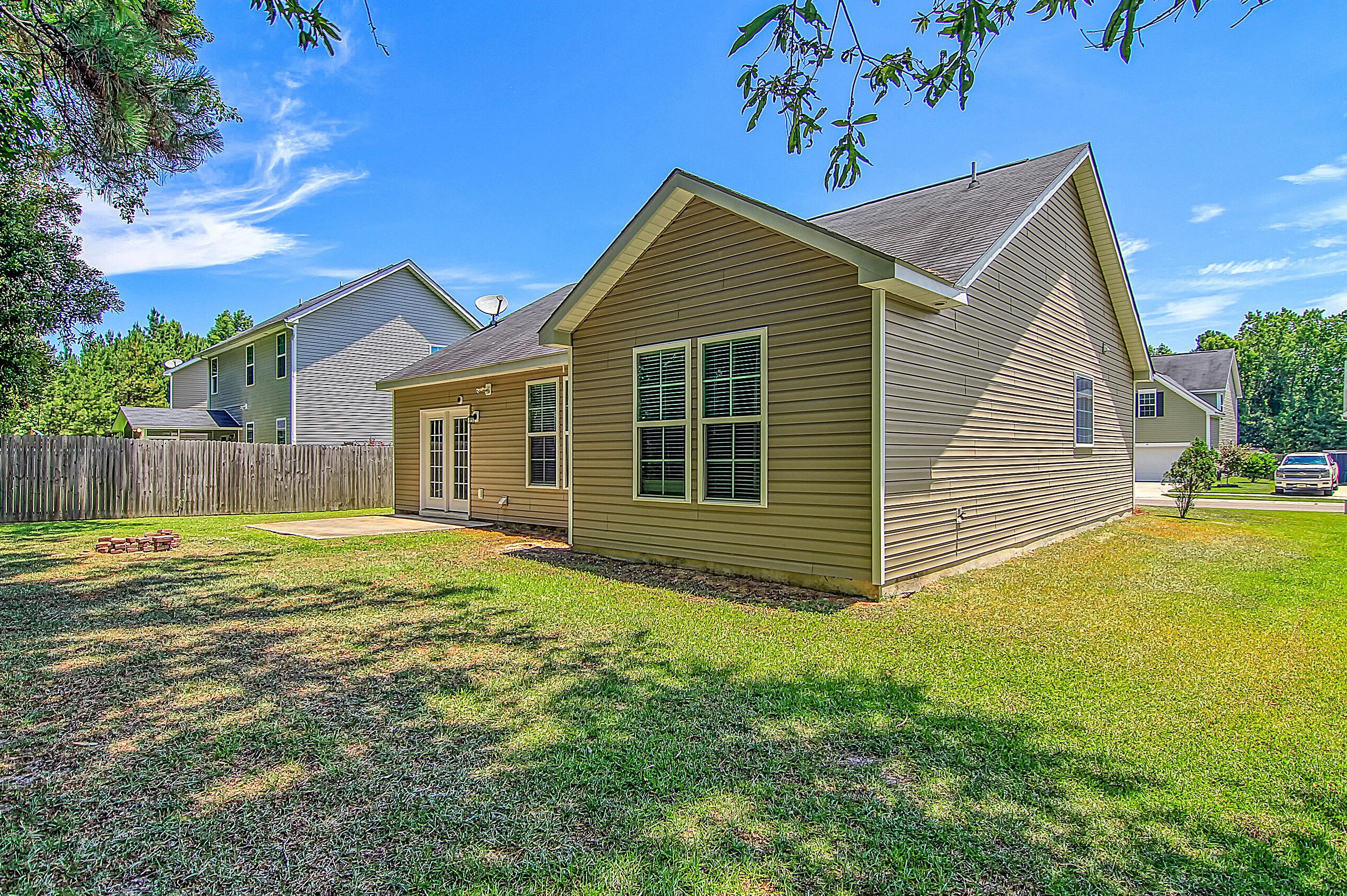 498 Stoney Field Dr, Moncks Corner SC  29461-7380 exterior
