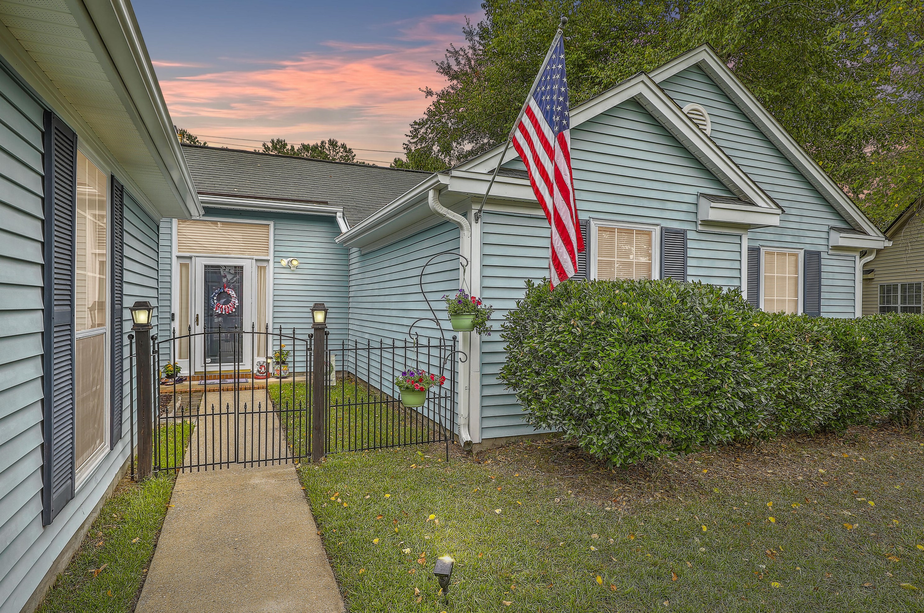 613 Salterton St, Summerville, SC 29485-4055