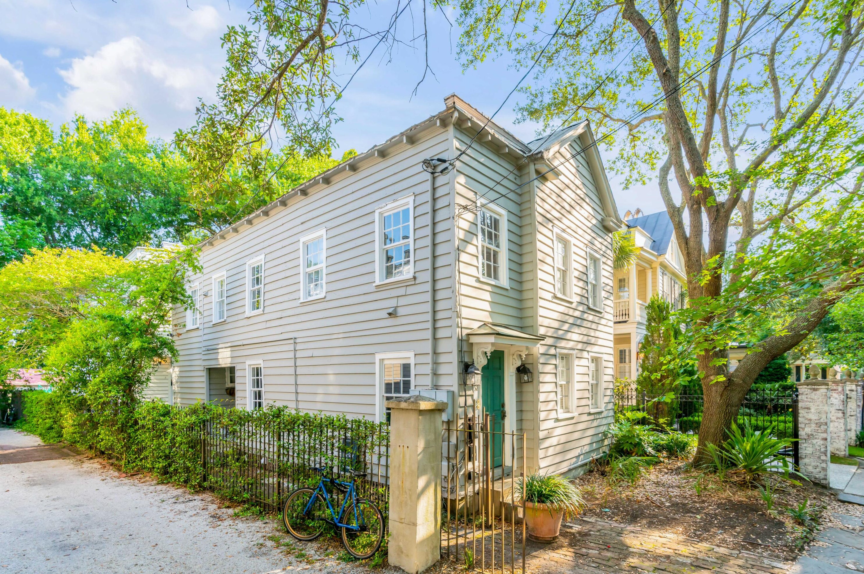 52 Chapel St, Charleston SC  29403-6632 exterior