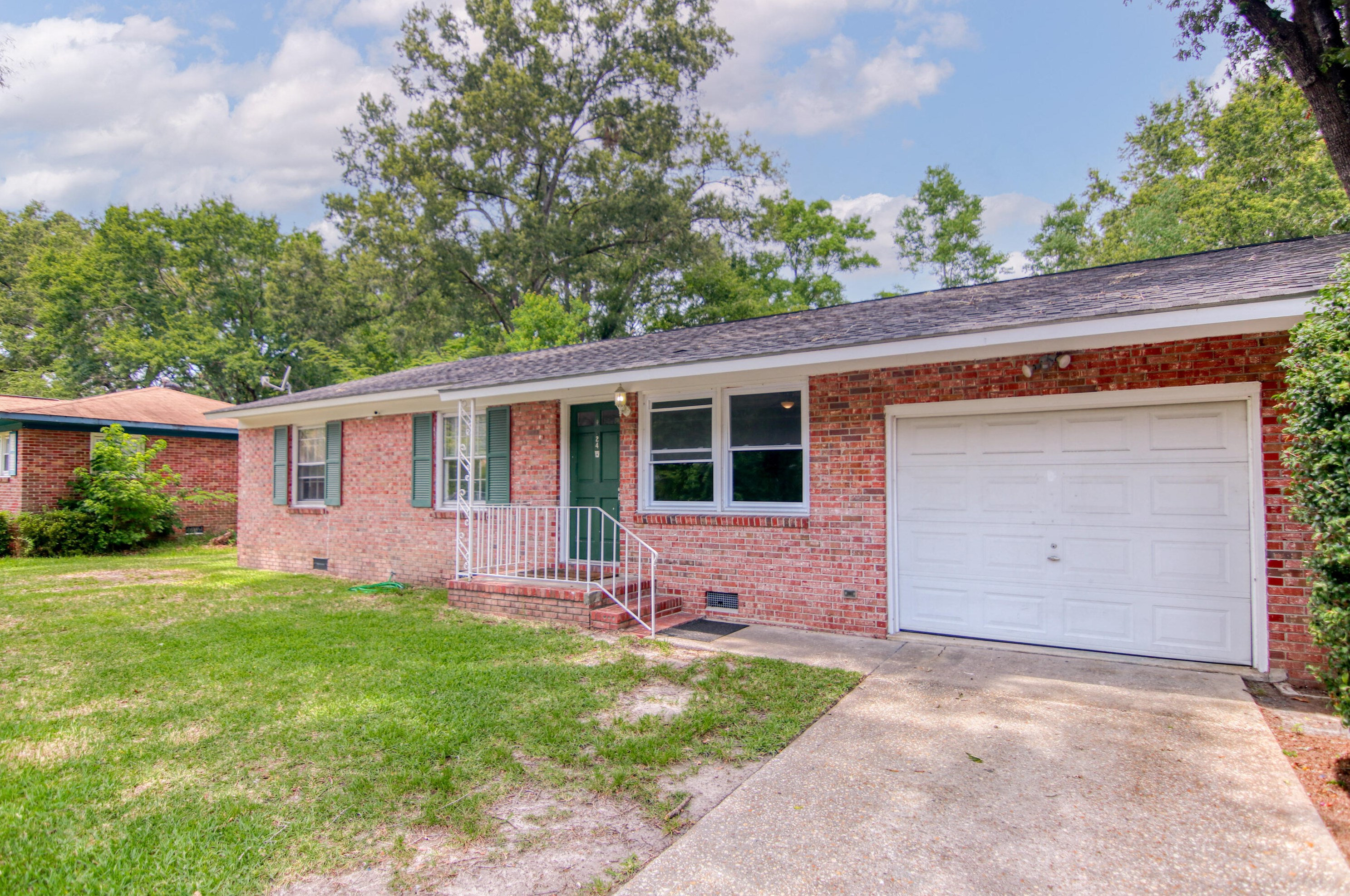 24 Elmora Ave, Charleston, SC 29445-4523