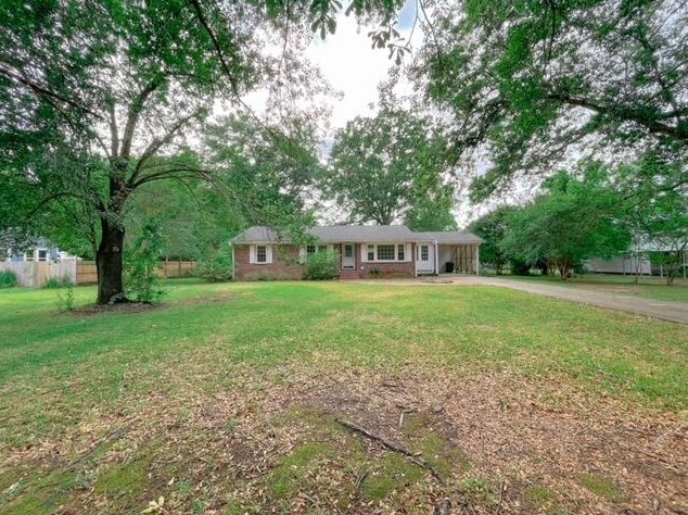 312 Rosemary Ave, Andrews, SC 29510-2422