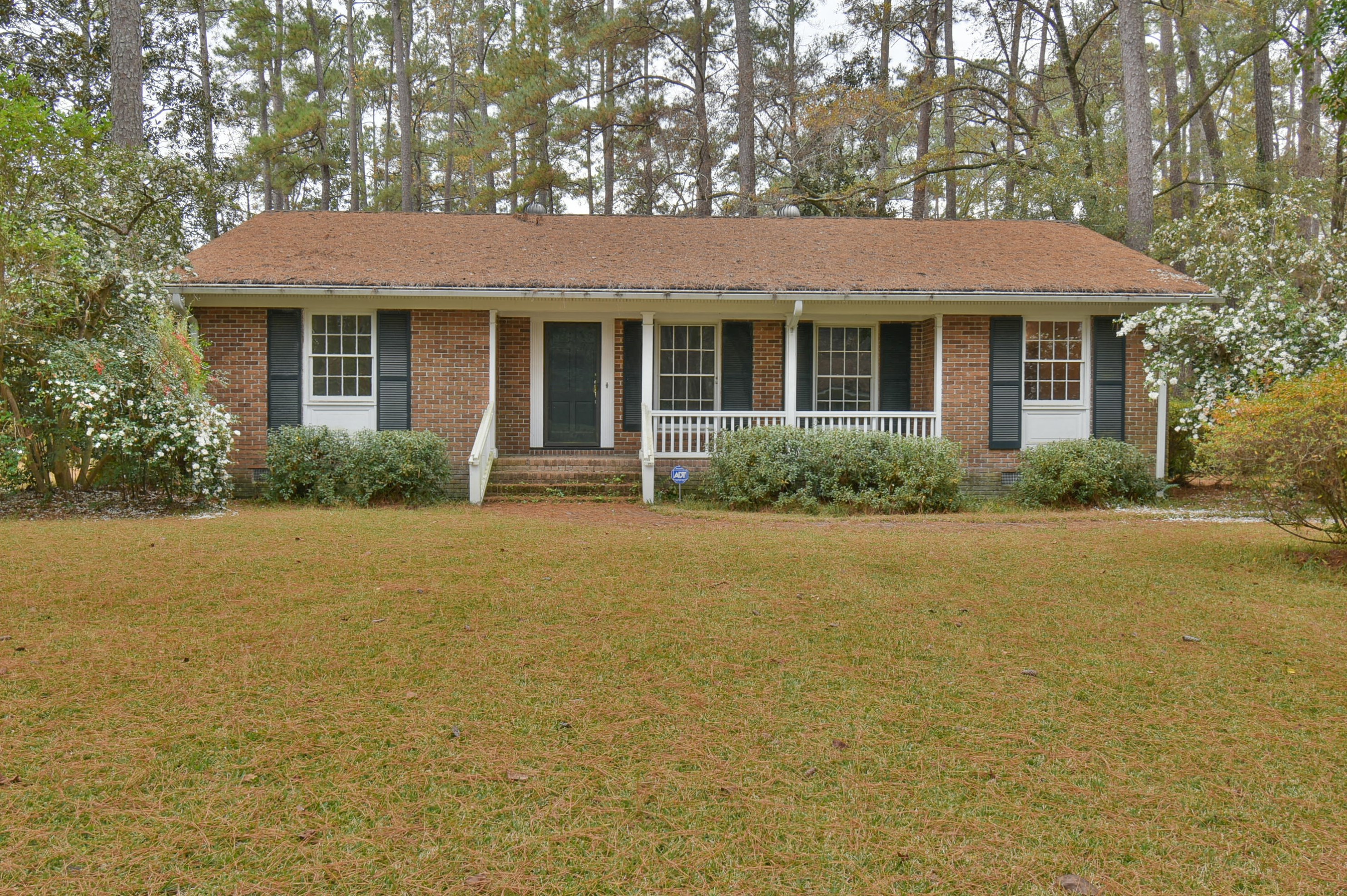 201 Fenwick Rd, Walterboro, SC 29488-3572