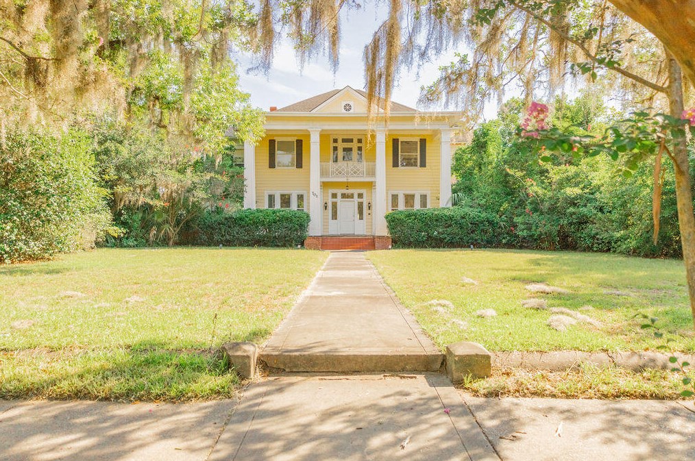 701 Hampton St, Walterboro, SC 29488