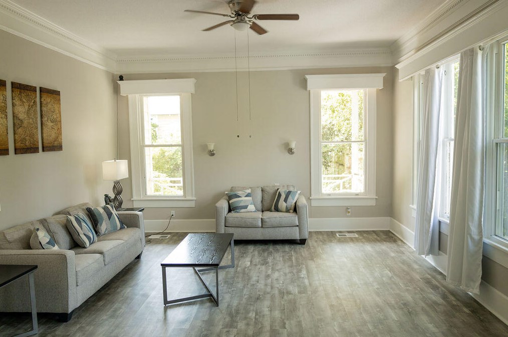 701 Hampton St, Walterboro SC  29488-4125 exterior