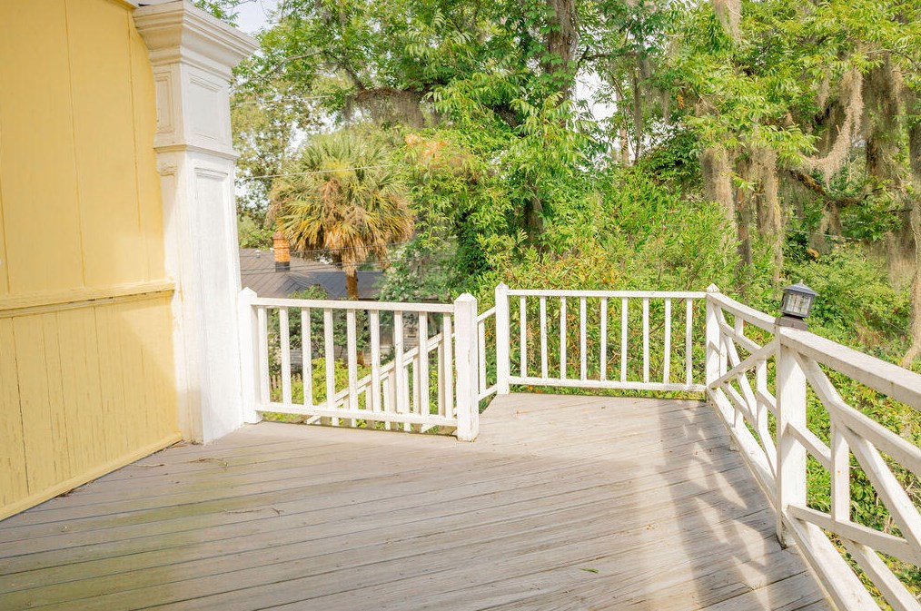 701 Hampton St, Walterboro SC  29488-4125 exterior