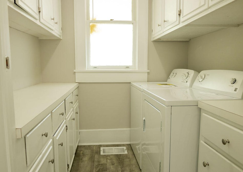 701 Hampton St, Walterboro SC  29488-4125 exterior