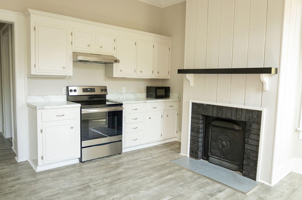 701 Hampton St, Walterboro SC  29488-4125 exterior