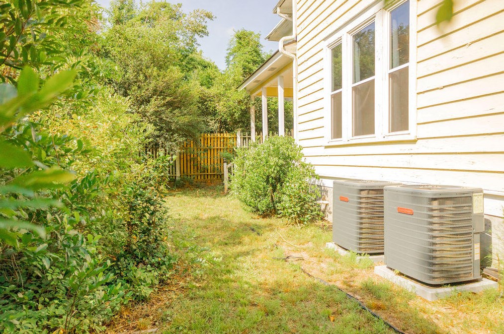 701 Hampton St, Walterboro SC  29488-4125 exterior