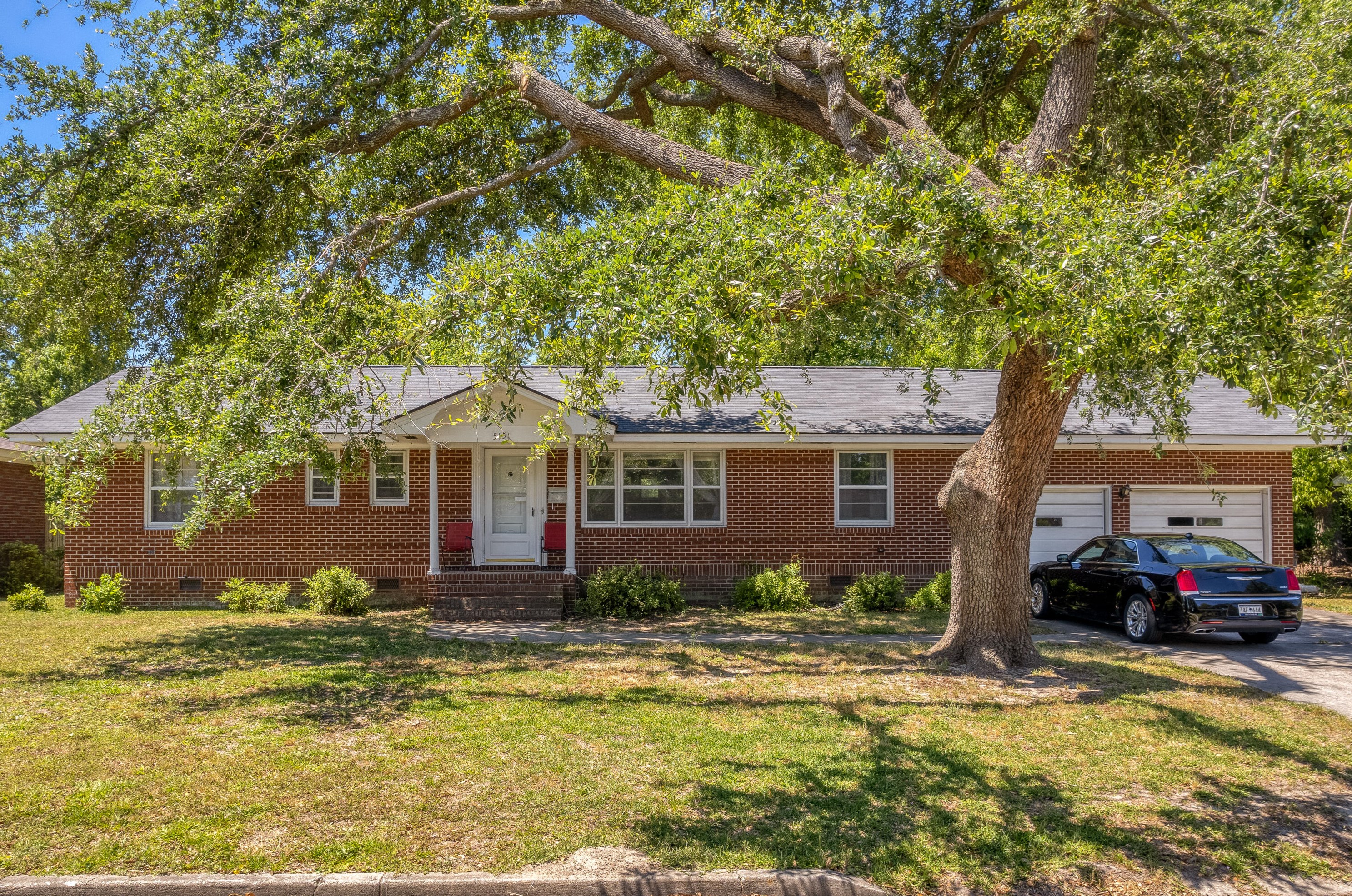 5151 Sterrett St, Charleston, SC 29405-4038