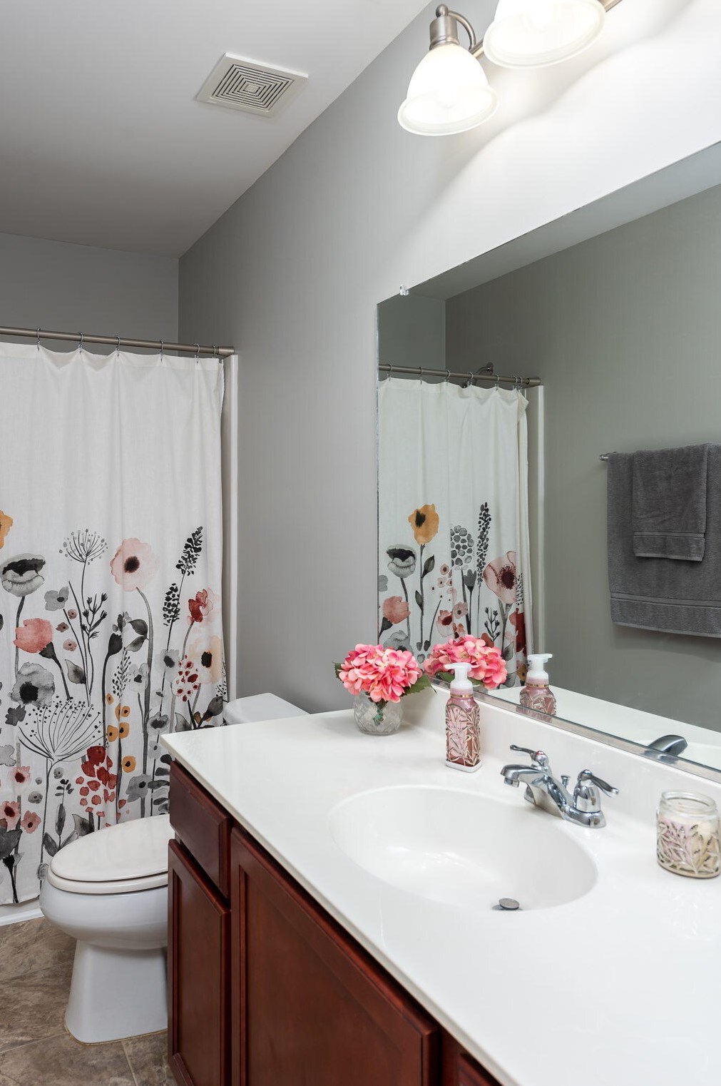 124 Comiskey Park Cir, Summerville SC  29485-7335 exterior