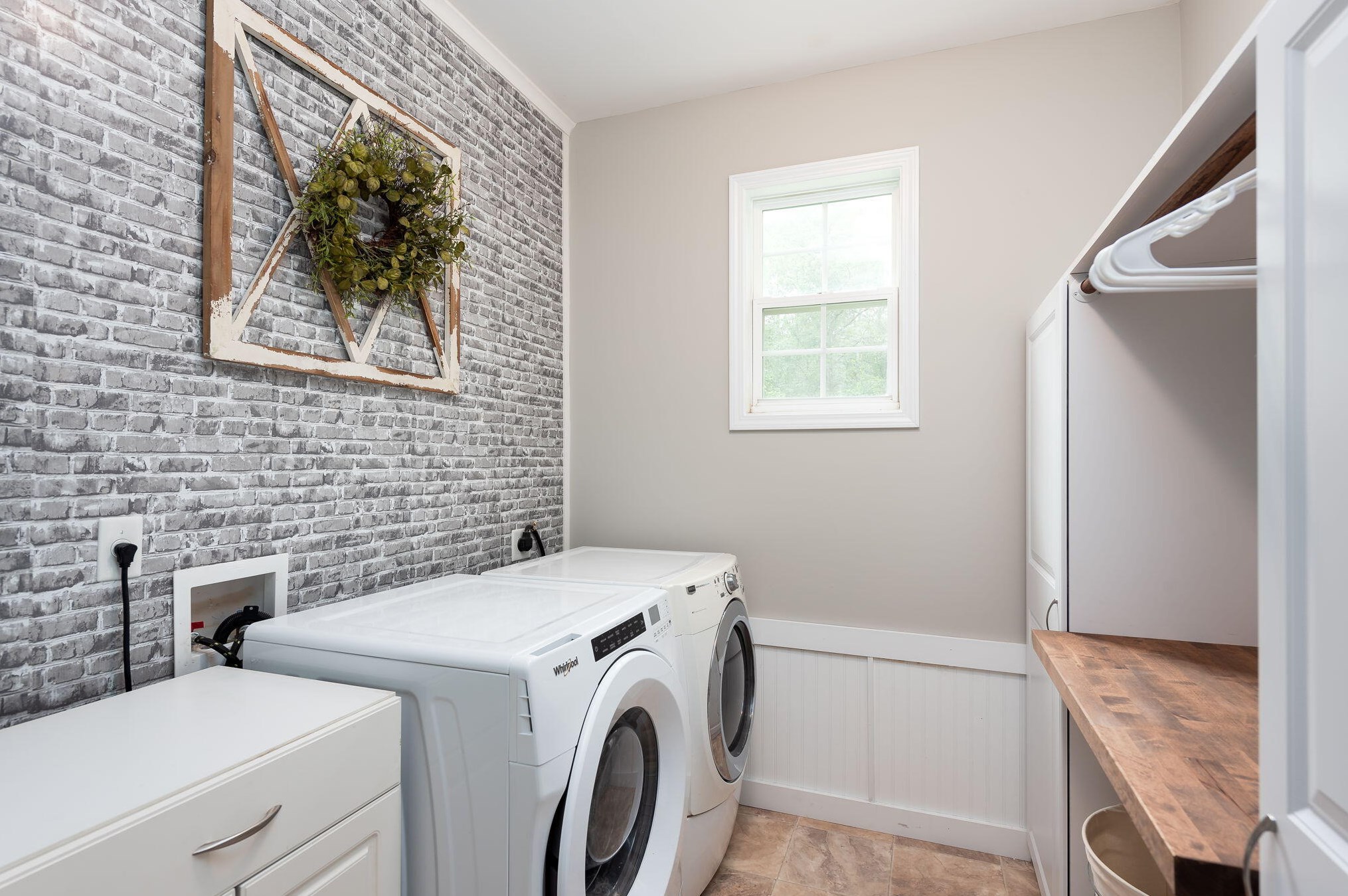 124 Comiskey Park Cir, Summerville SC  29485-7335 exterior