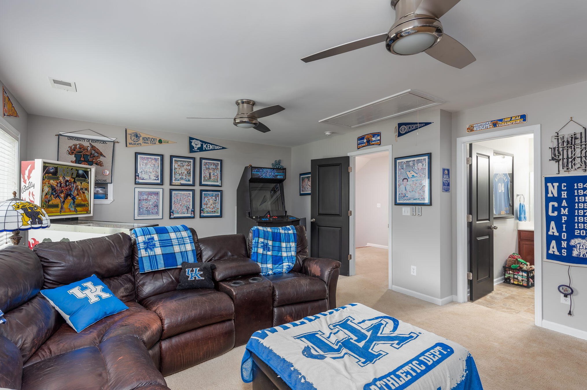 124 Comiskey Park Cir, Summerville SC  29485-7335 exterior