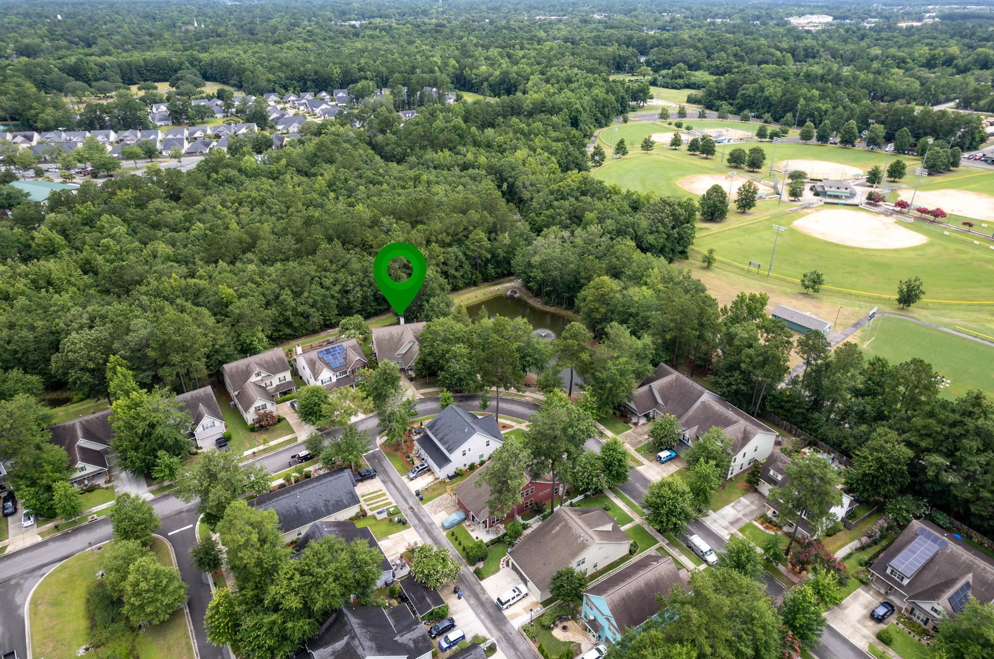 124 Comiskey Park Cir, Summerville SC  29485-7335 exterior