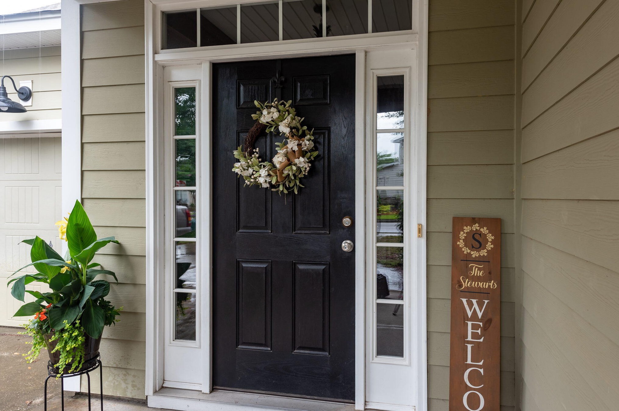 124 Comiskey Park Cir, Summerville SC  29485-7335 exterior