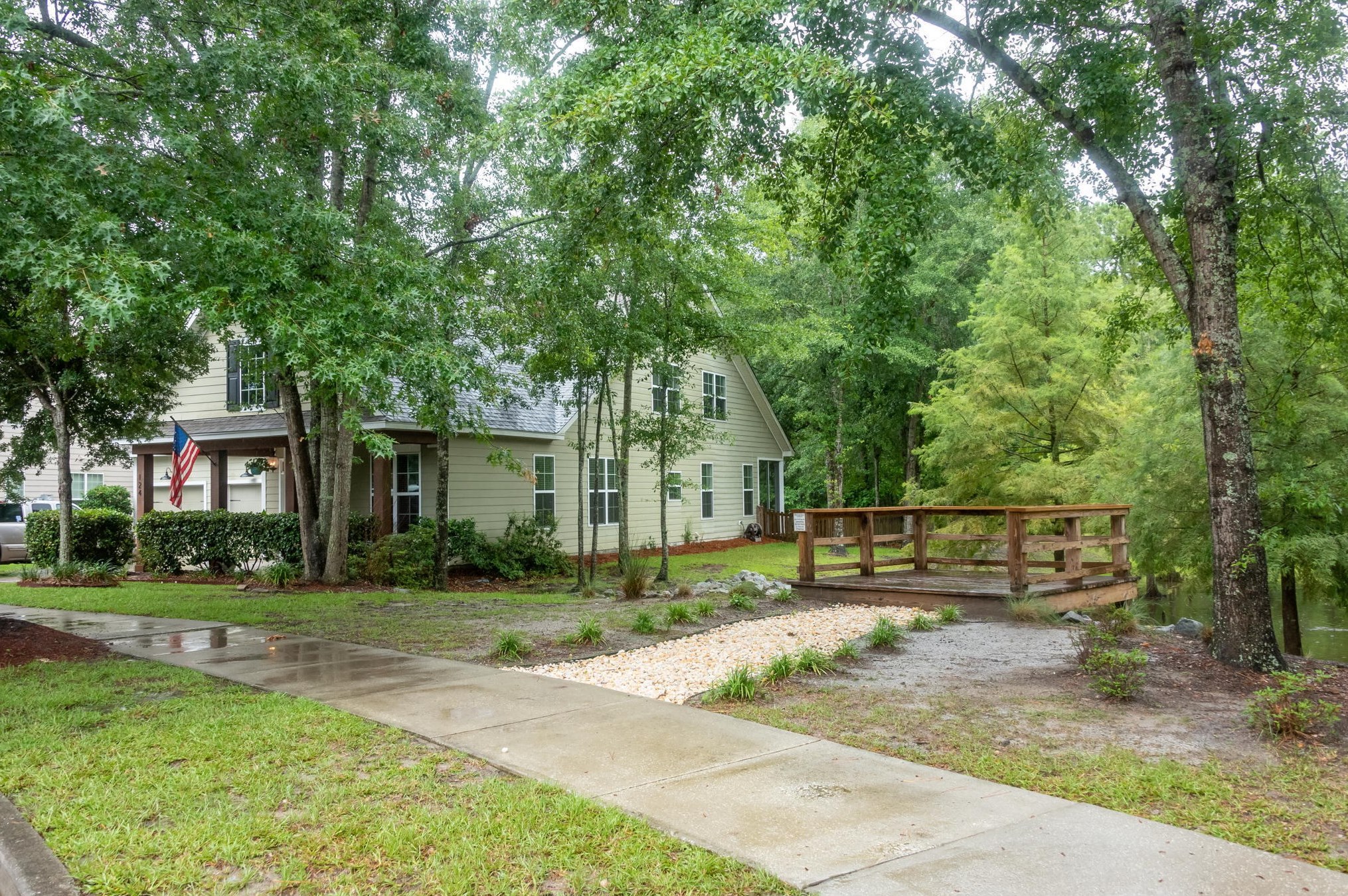124 Comiskey Park Cir, Summerville SC  29485-7335 exterior