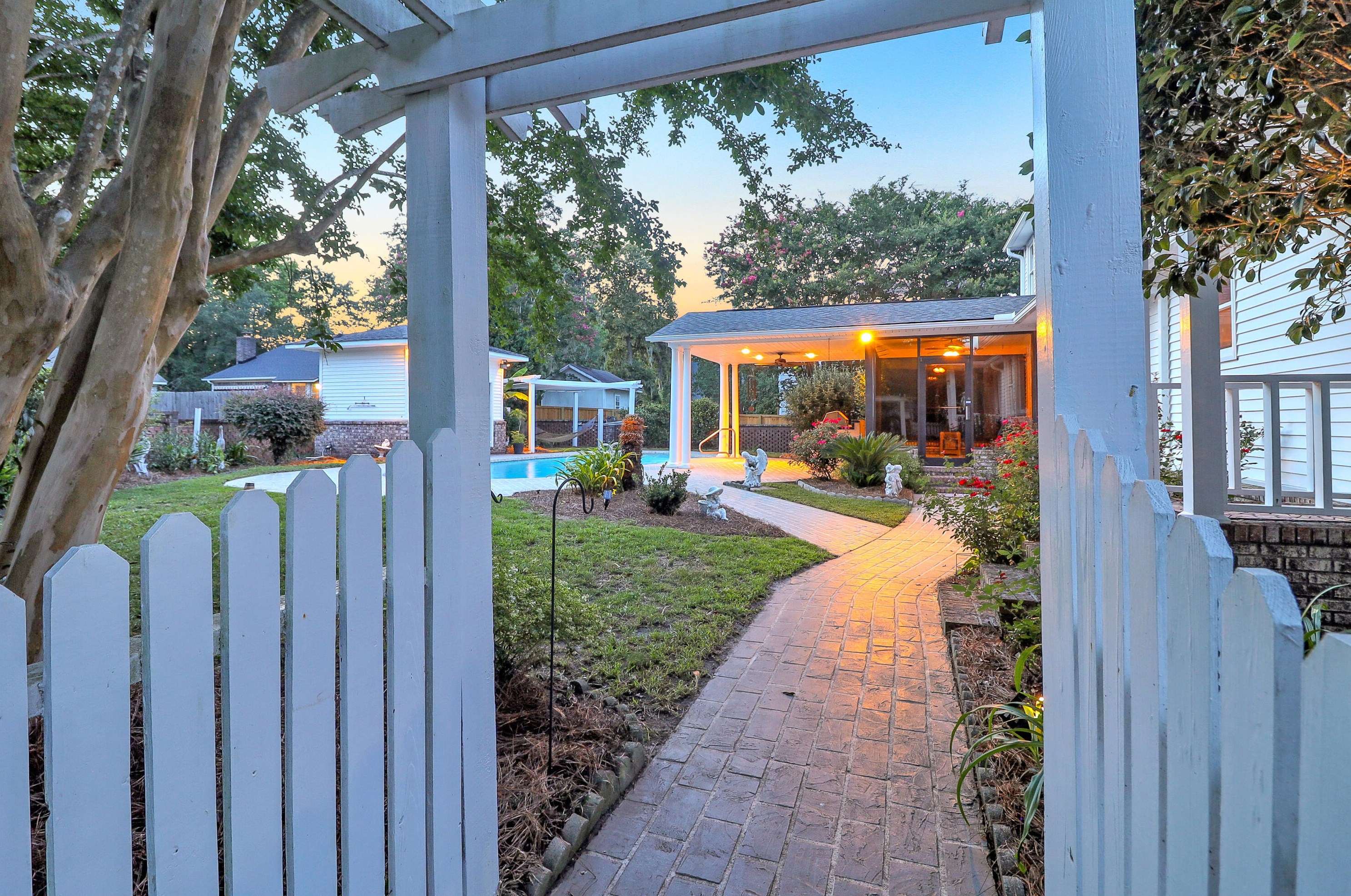 1104 Quenby Ln, Moncks Corner SC  29461-2913 exterior