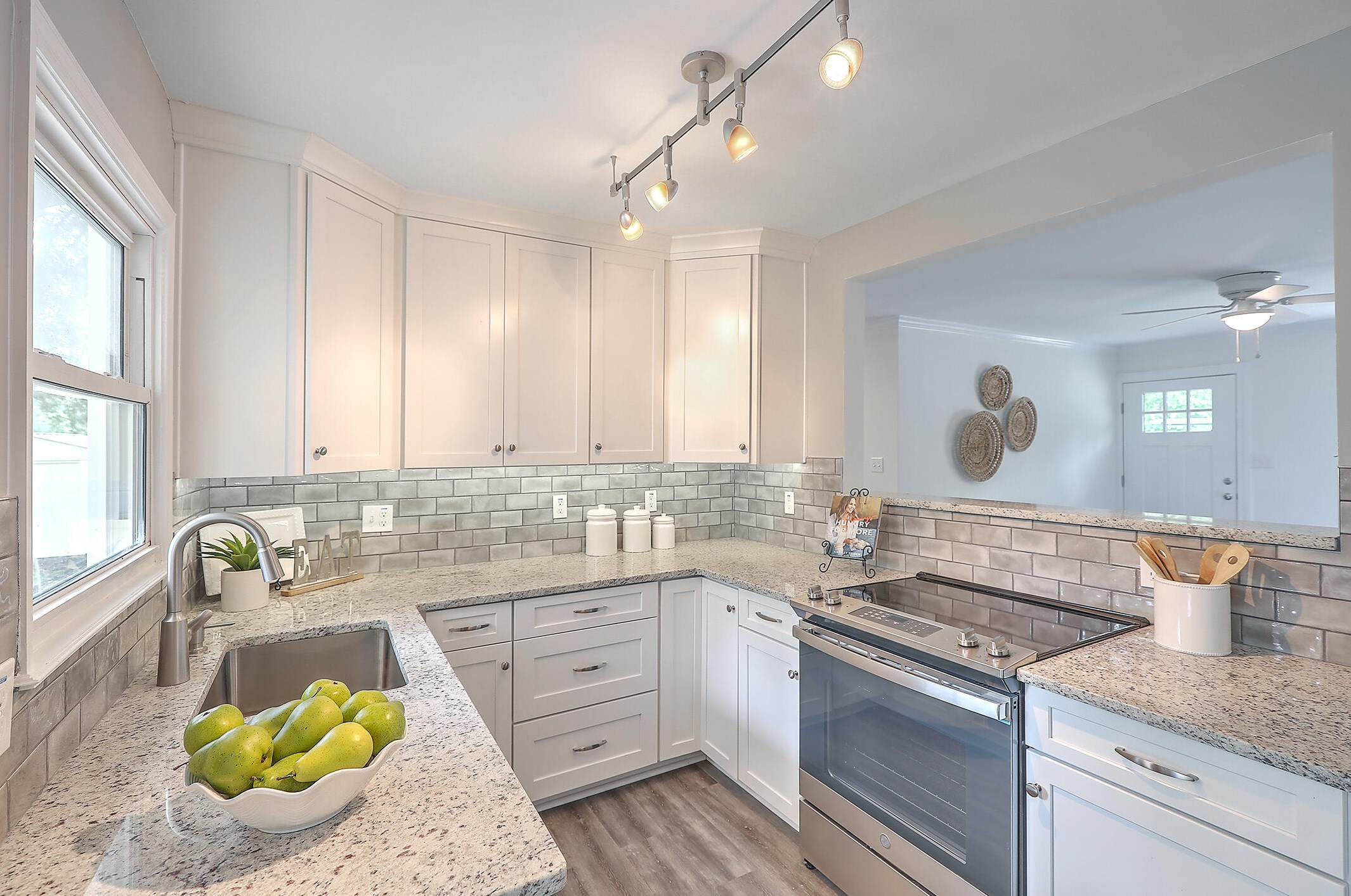 1721 Daytona Dr, Charleston, SC 29407-5905