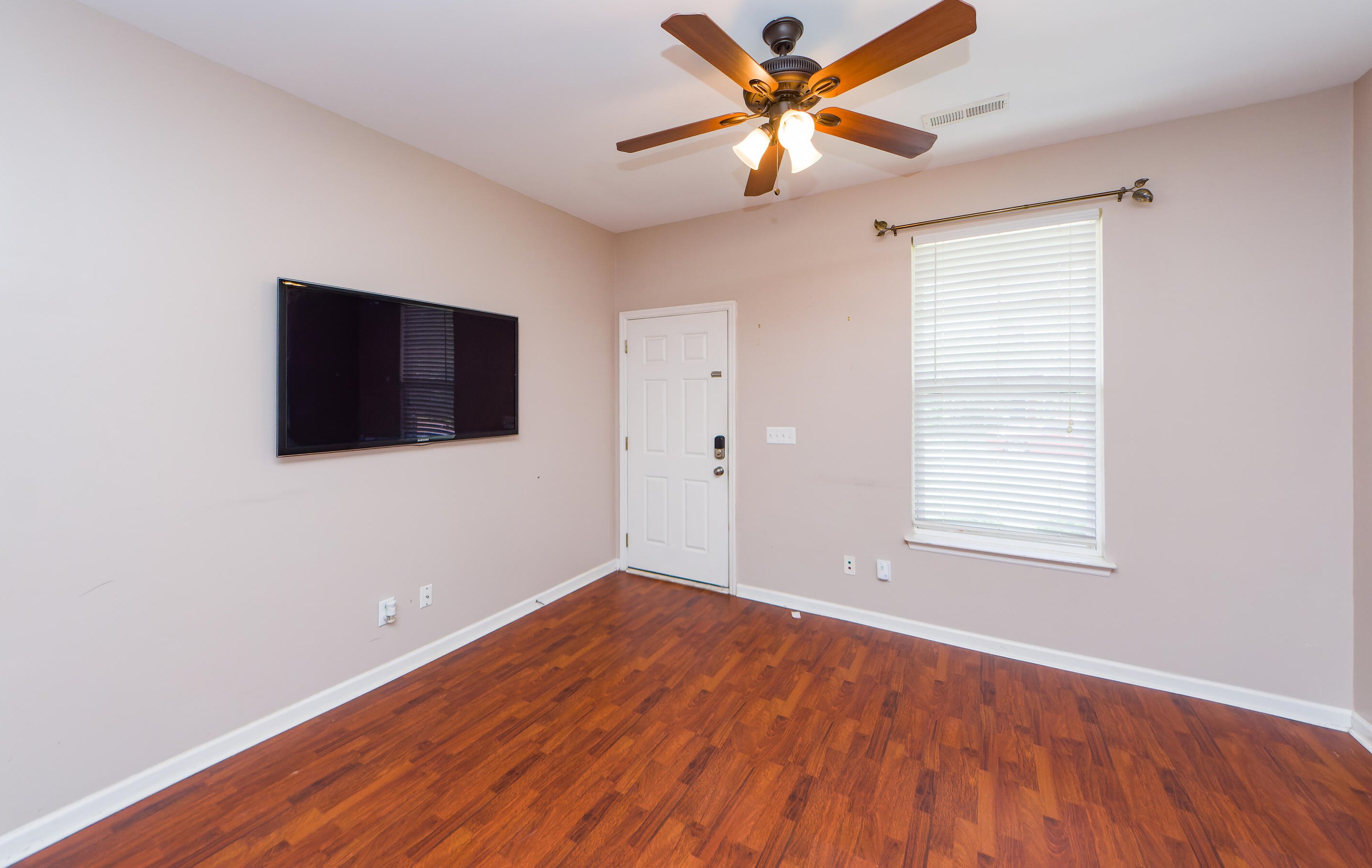 221 Killarney Trl, Moncks Corner SC  29461-8836 exterior