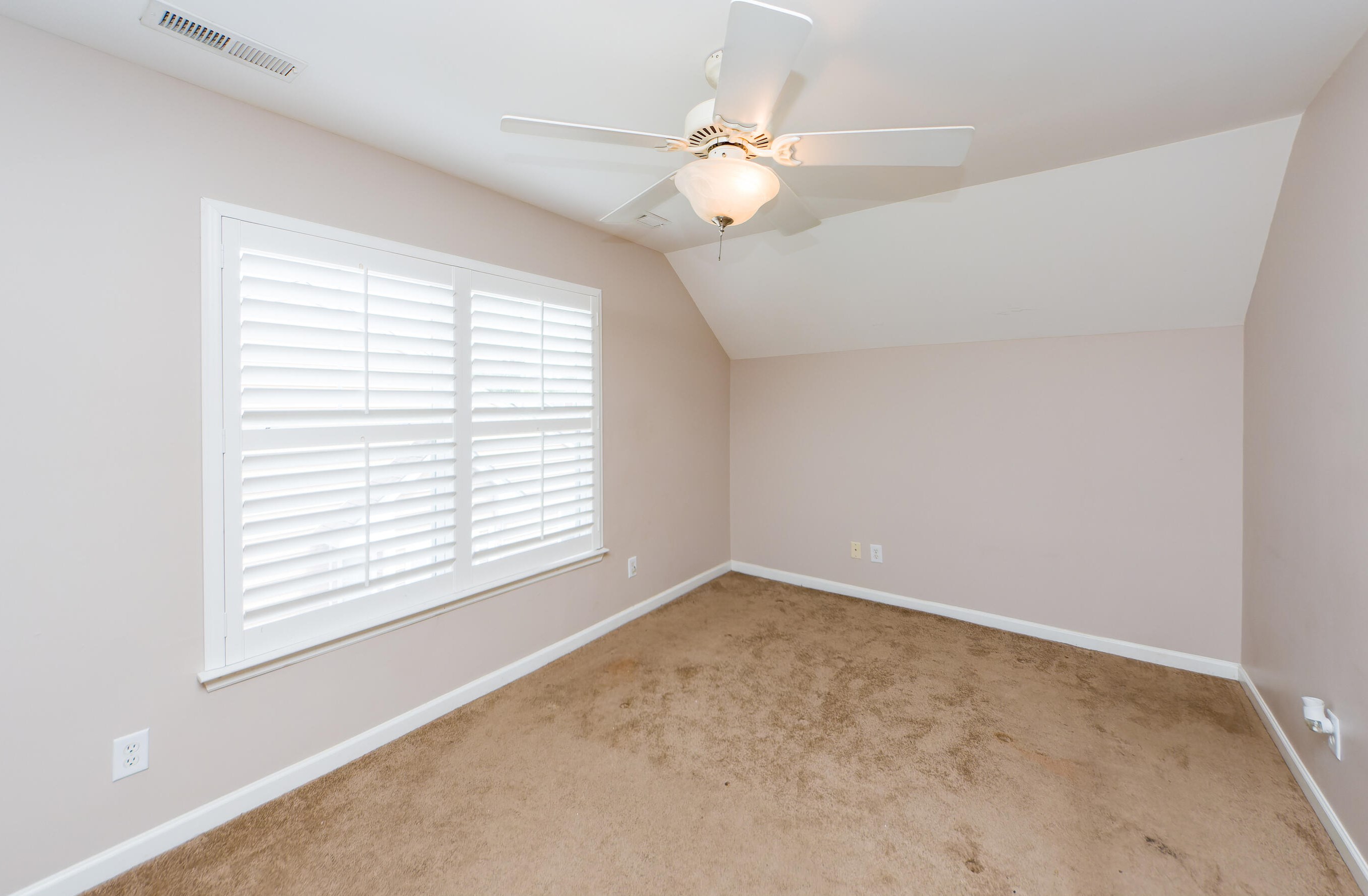 221 Killarney Trl, Moncks Corner SC  29461-8836 exterior