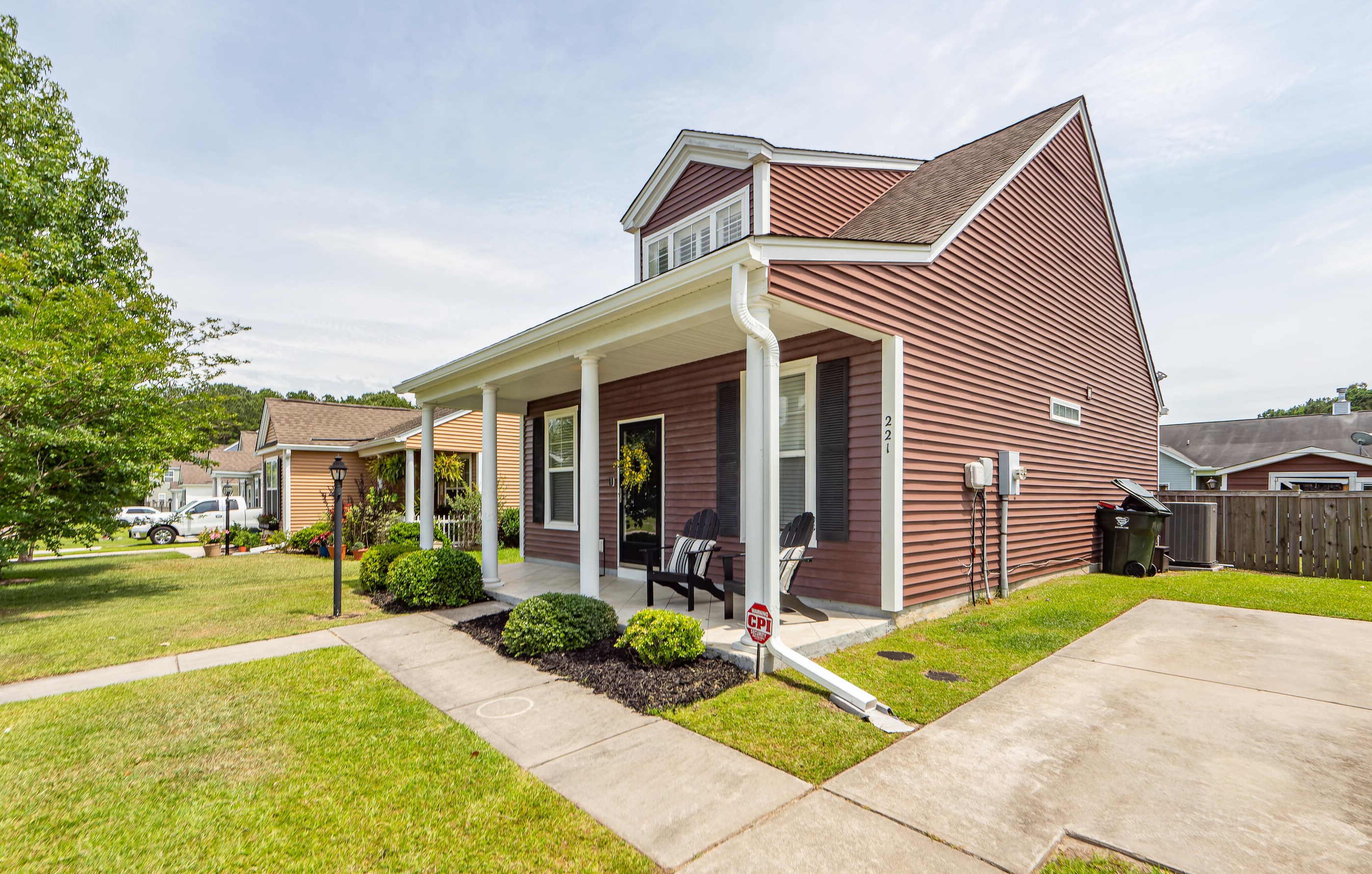 221 Killarney Trl, Moncks Corner SC  29461-8836 exterior