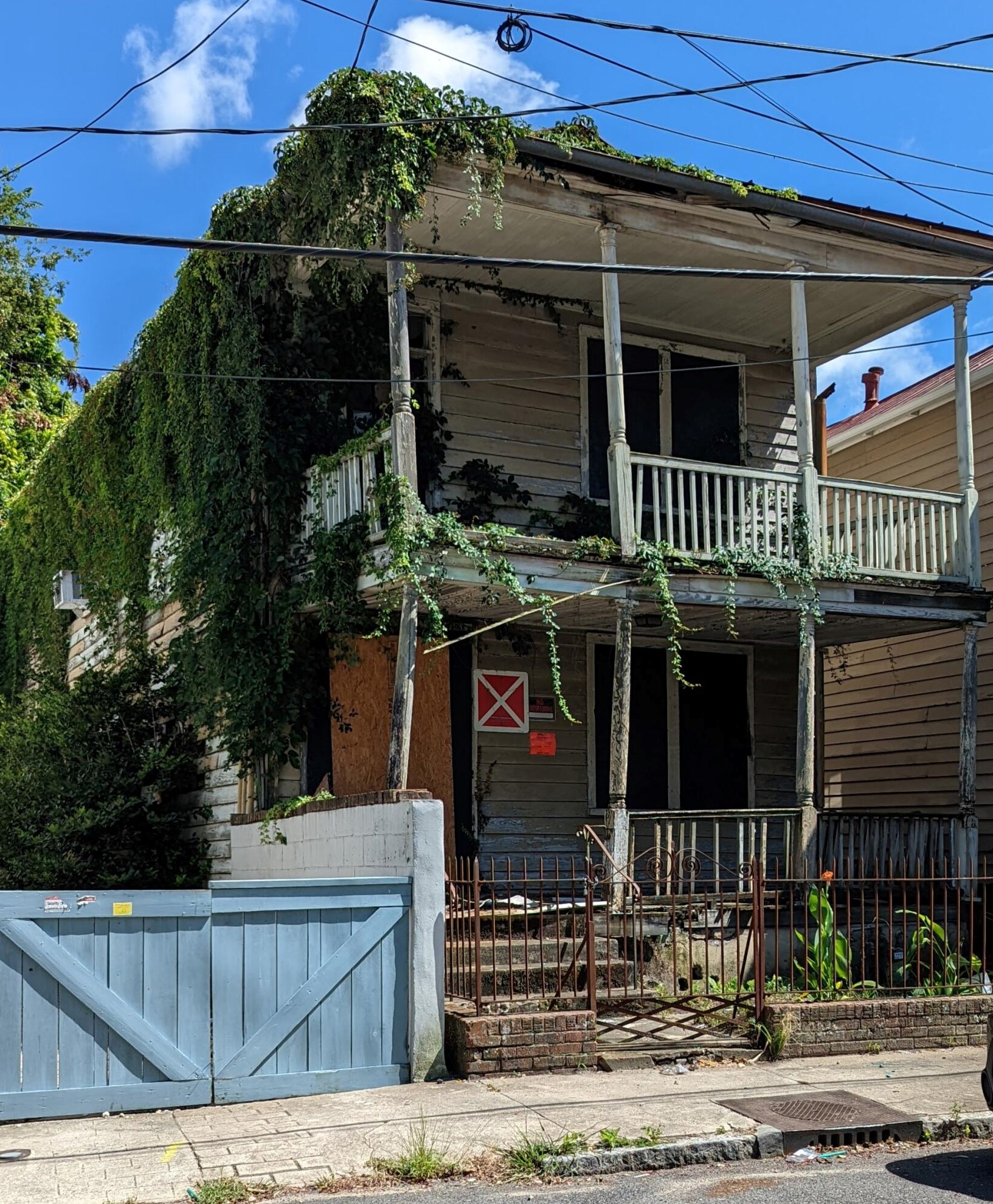 65 South St, Charleston, SC 29403-6824