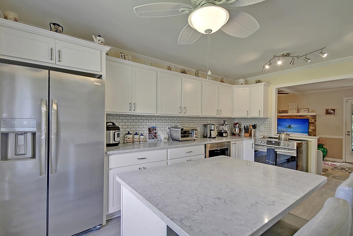 102 Ellen Ct, Summerville SC  29483-3601 exterior