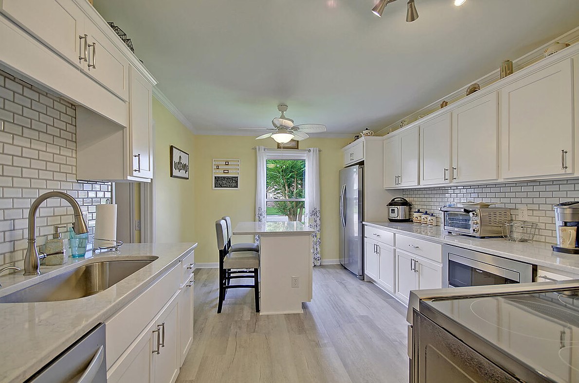 102 Ellen Ct, Summerville SC  29483-3601 exterior