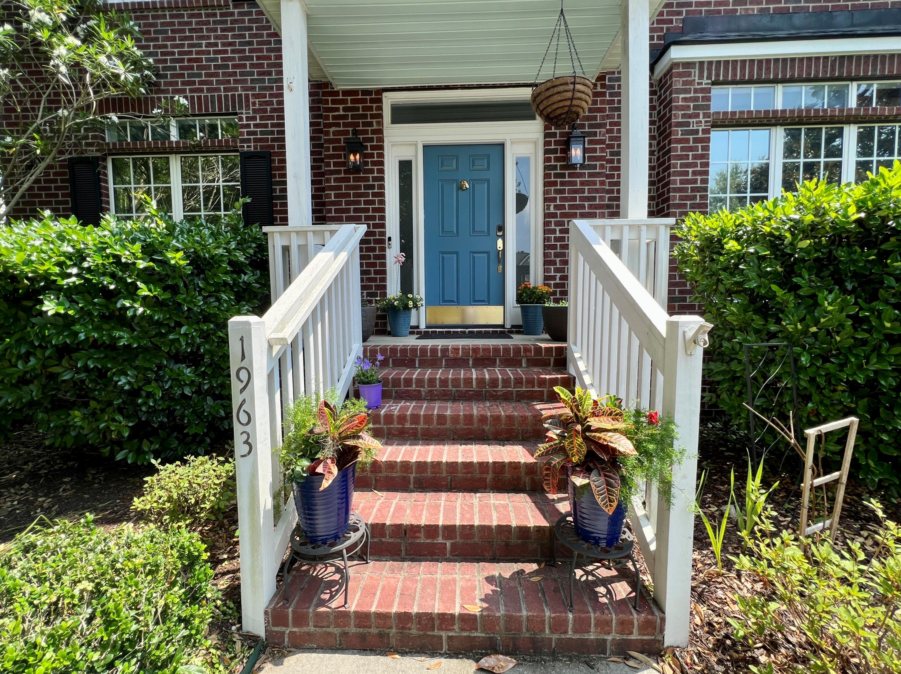 1963 N Smokerise Way, Mount Pleasant, SC 29466