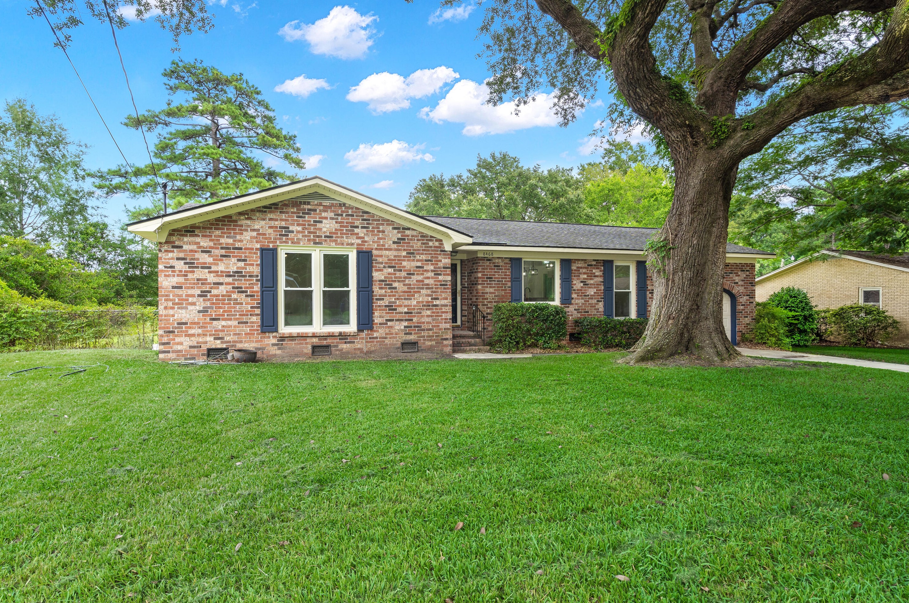 8468 Yorkshire Ln, Charleston, SC 29406-9758