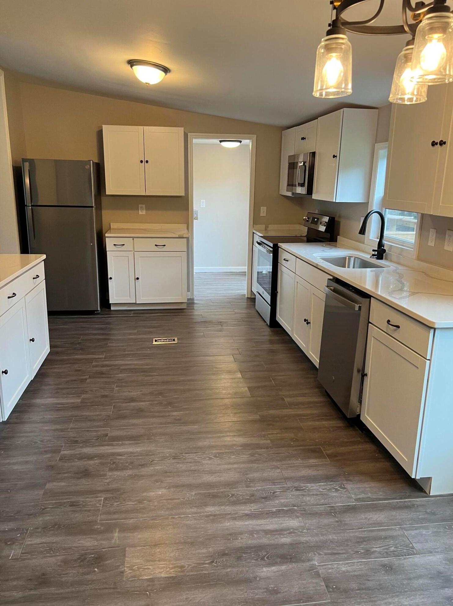 185 Sabrina Ln, Eutawville, SC 29048-8693