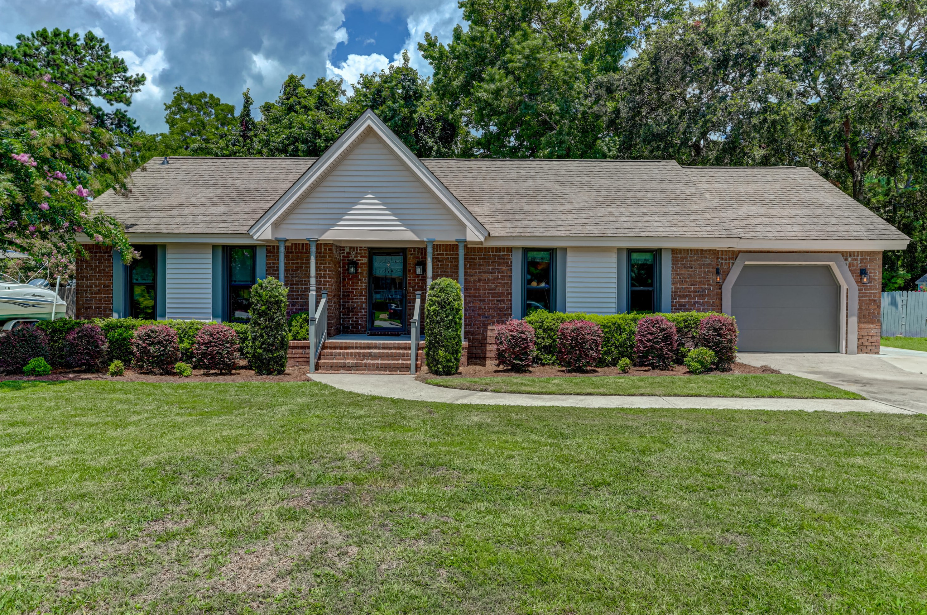 916 Ravenswood Dr, Charleston, SC 29412-8846