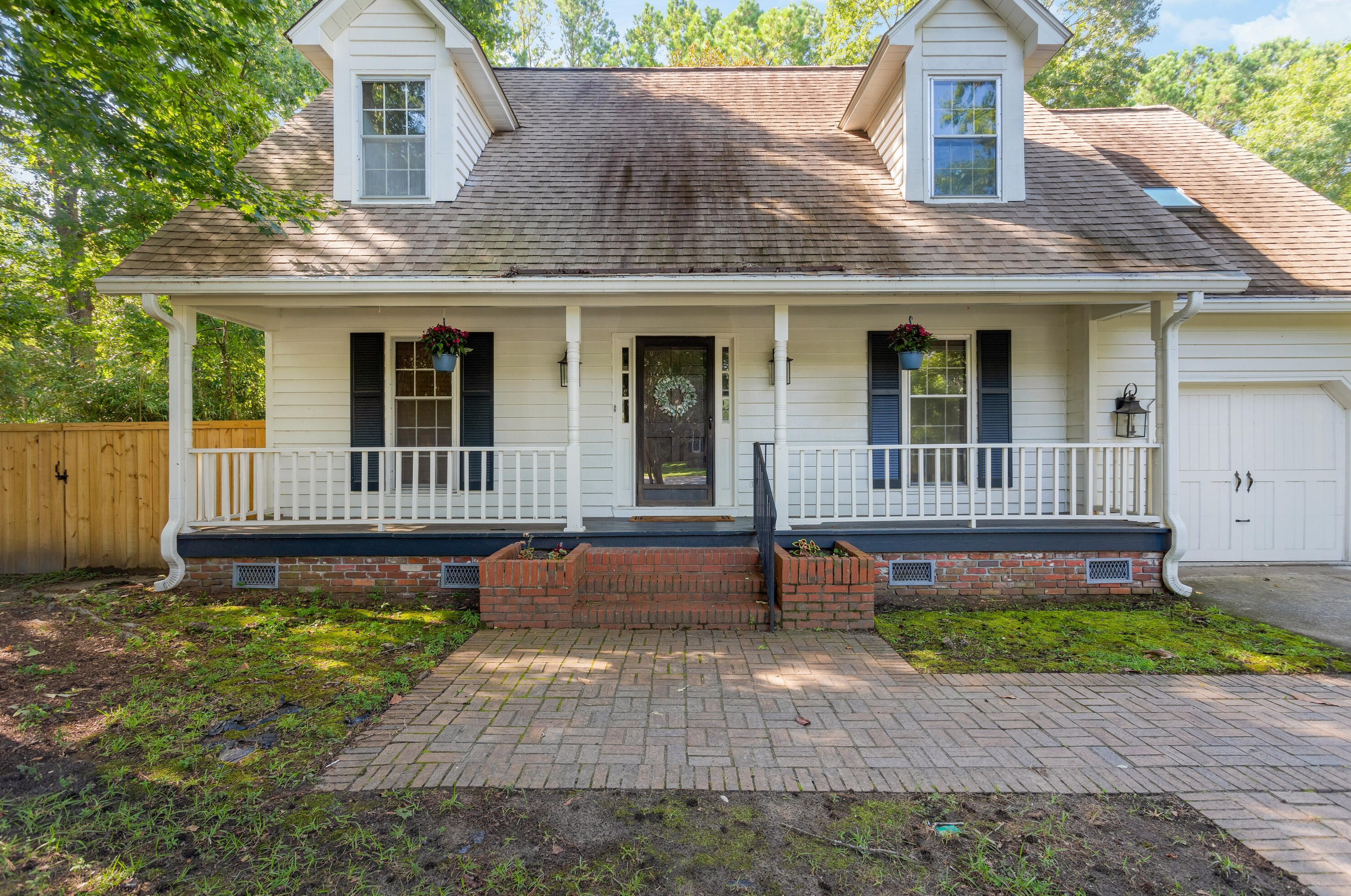 846 Law Ln, Mount Pleasant, SC 29464