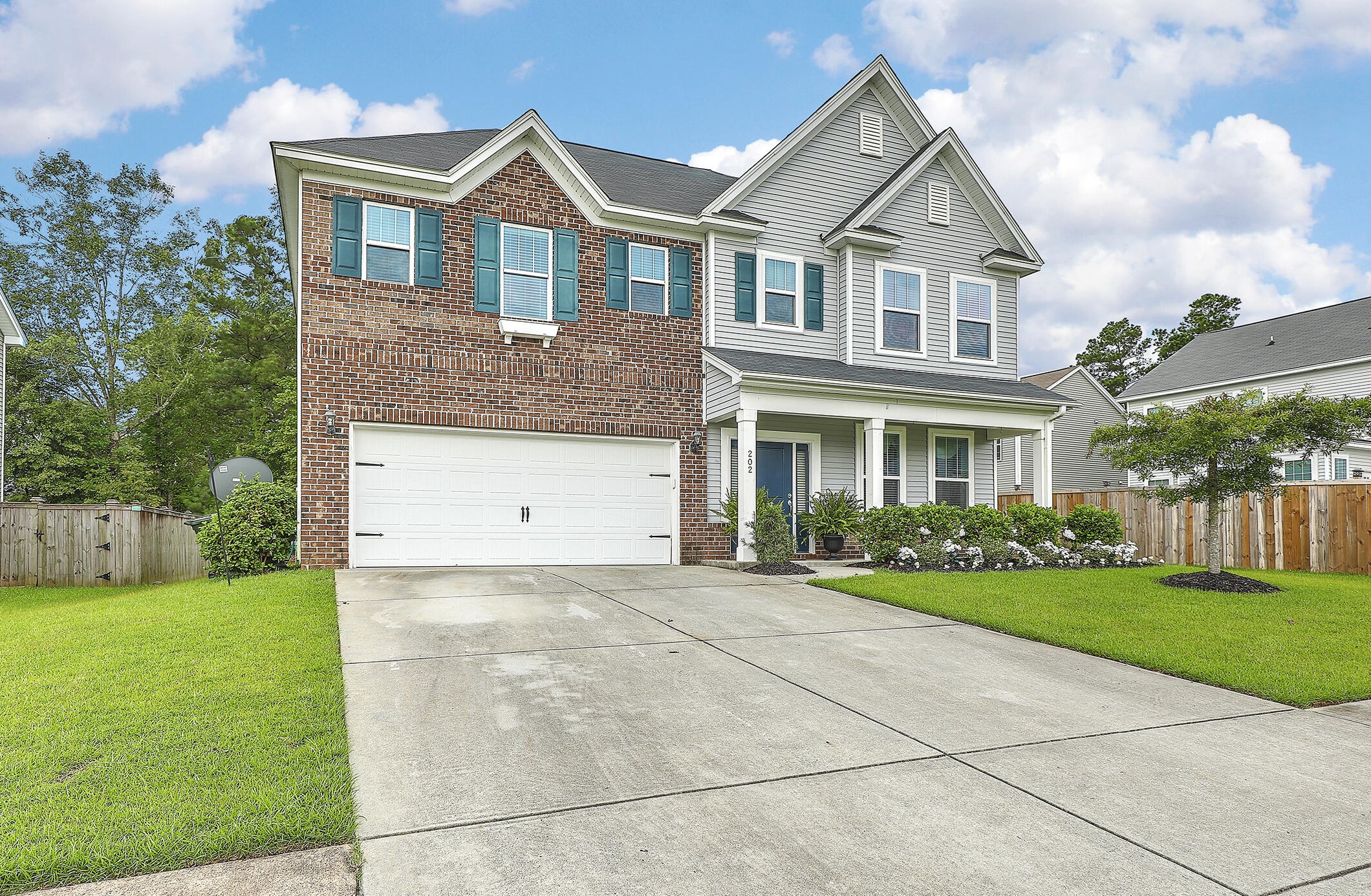 202 Charlesfort Way, Moncks Corner SC  29461-6484 exterior