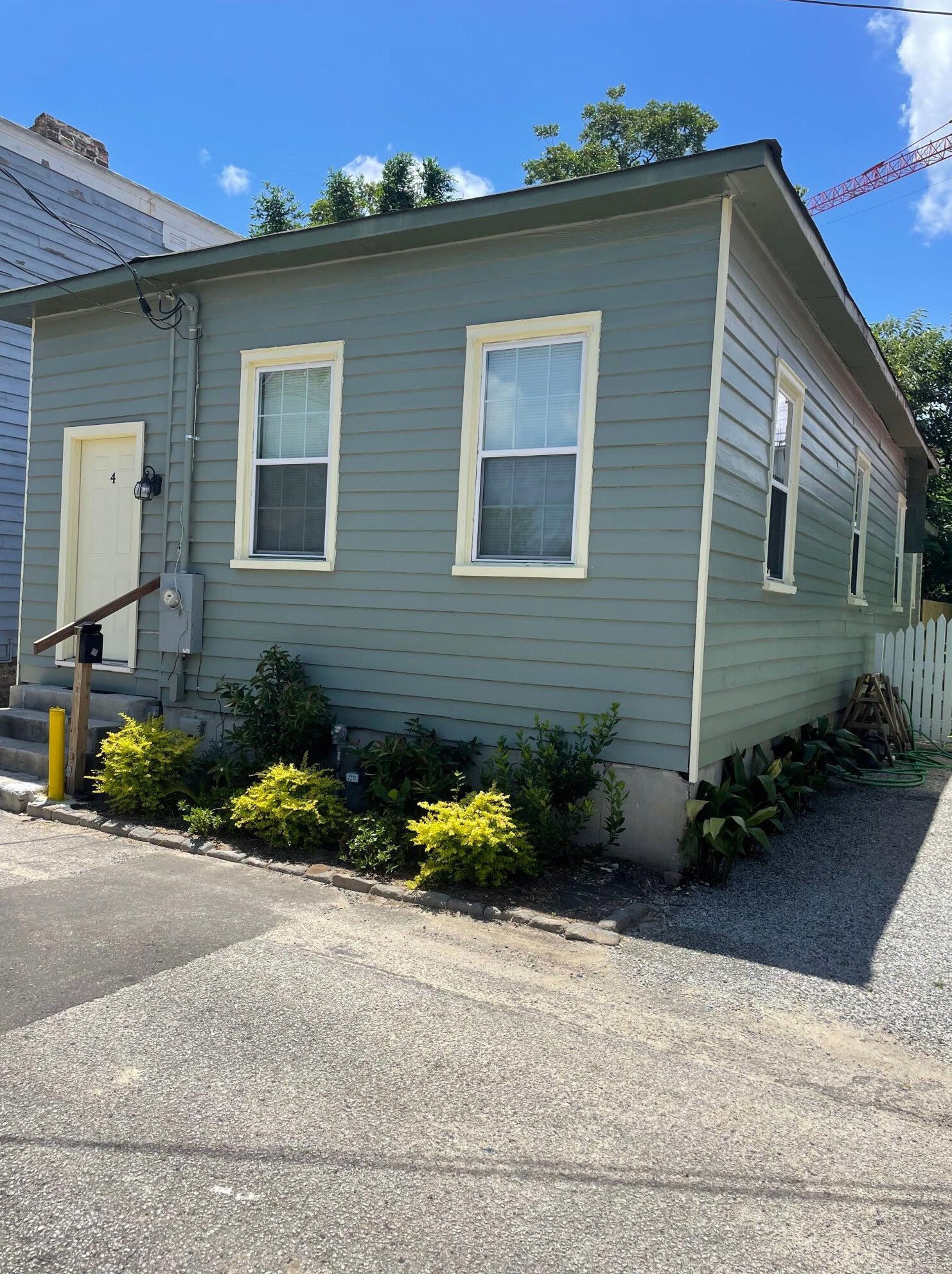 4 Ducs Ct, Charleston, SC 29403
