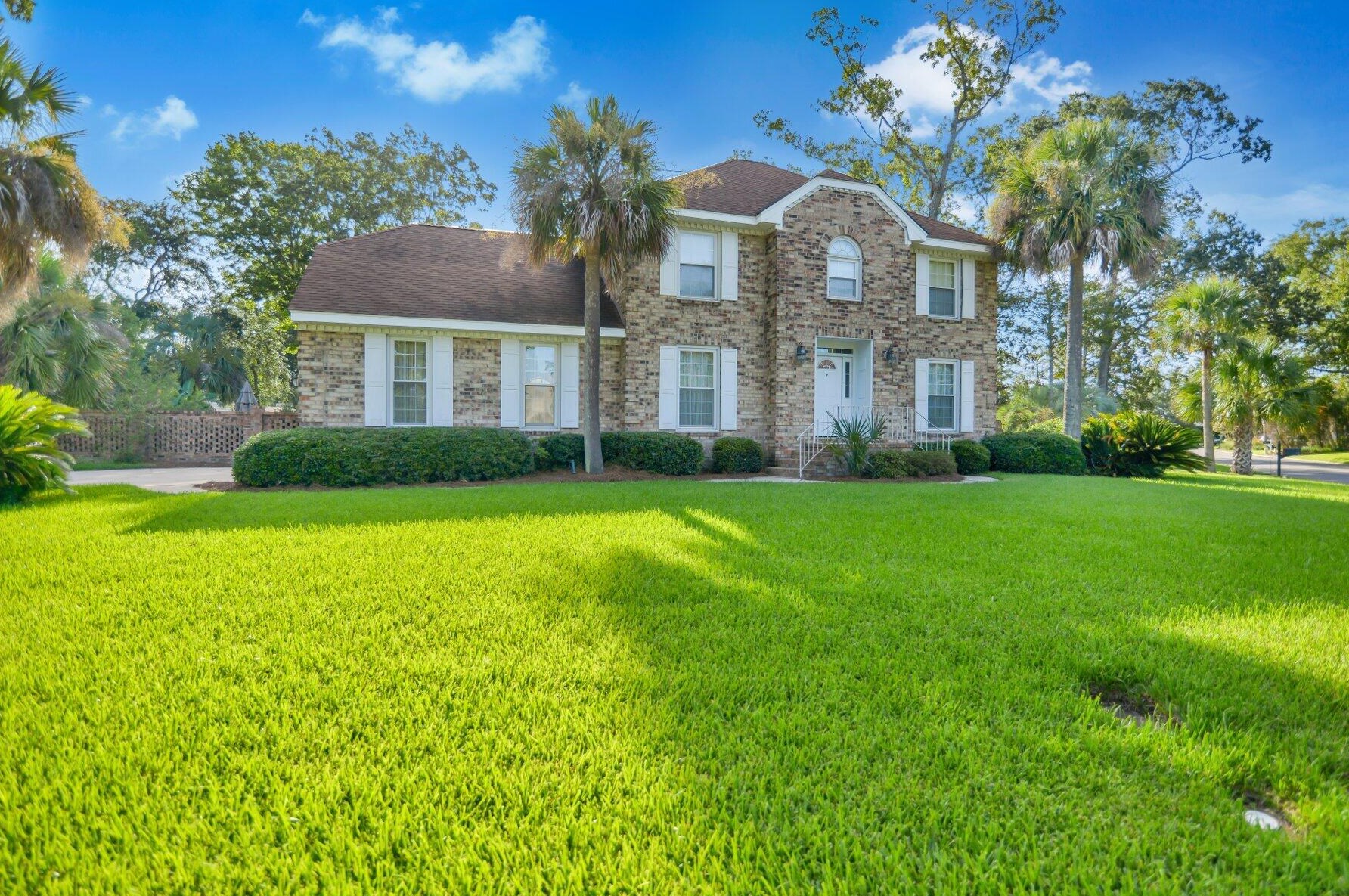 2 Eliza Ct, Charleston, SC 29407-6981