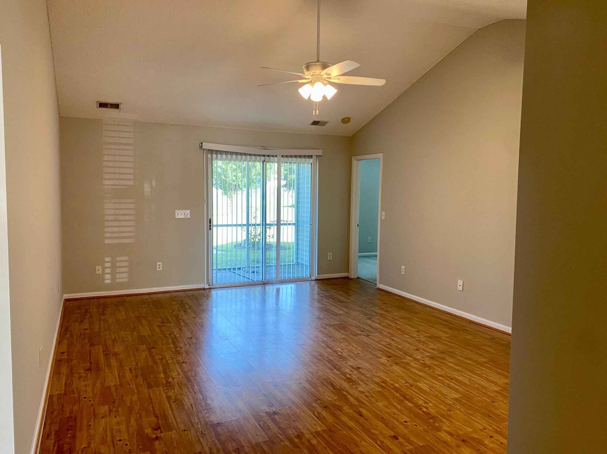 5036 Holdsworth Dr, Summerville, SC 29485