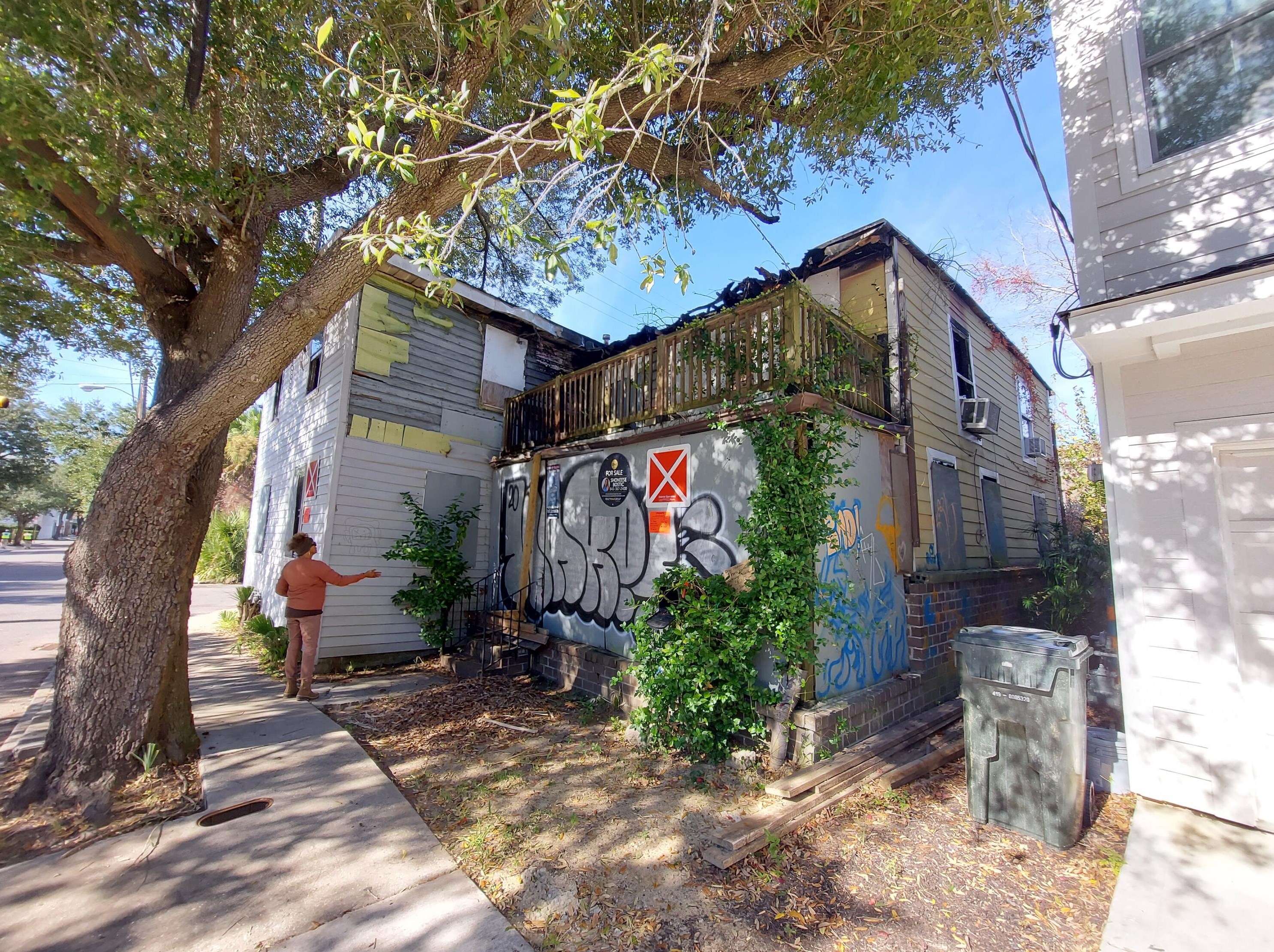48 Cooper St, Charleston, SC 29403-5054