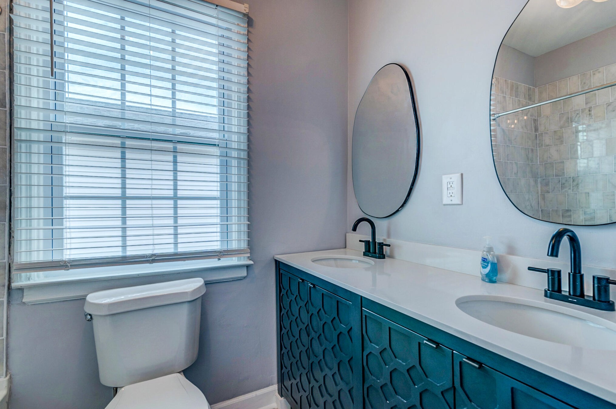 49 Aiken St, Charleston SC 29403-5042 exterior