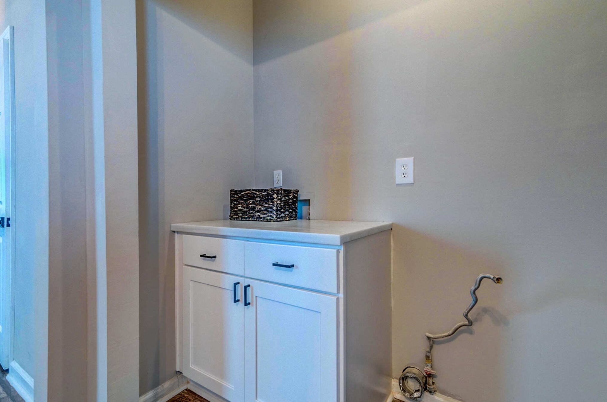 49 Aiken St, Charleston SC 29403-5042 exterior