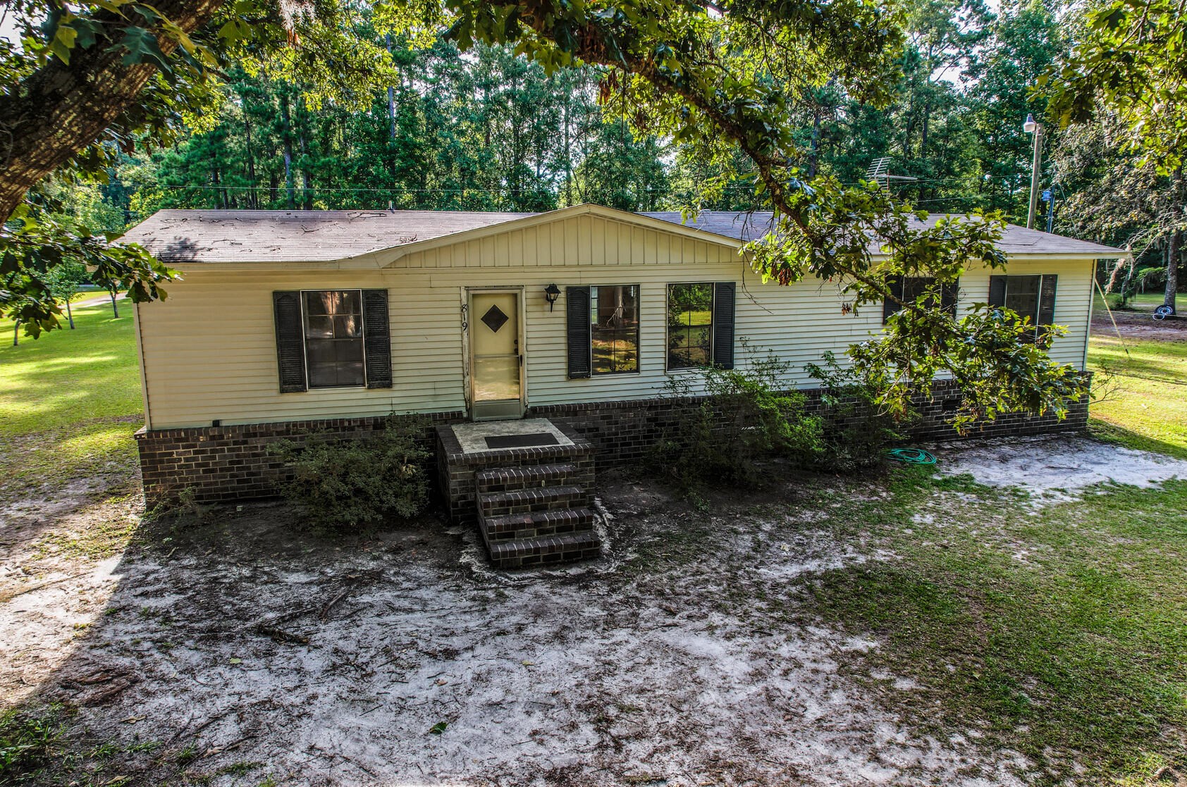 819 Angela Ln, Cross, SC 29436