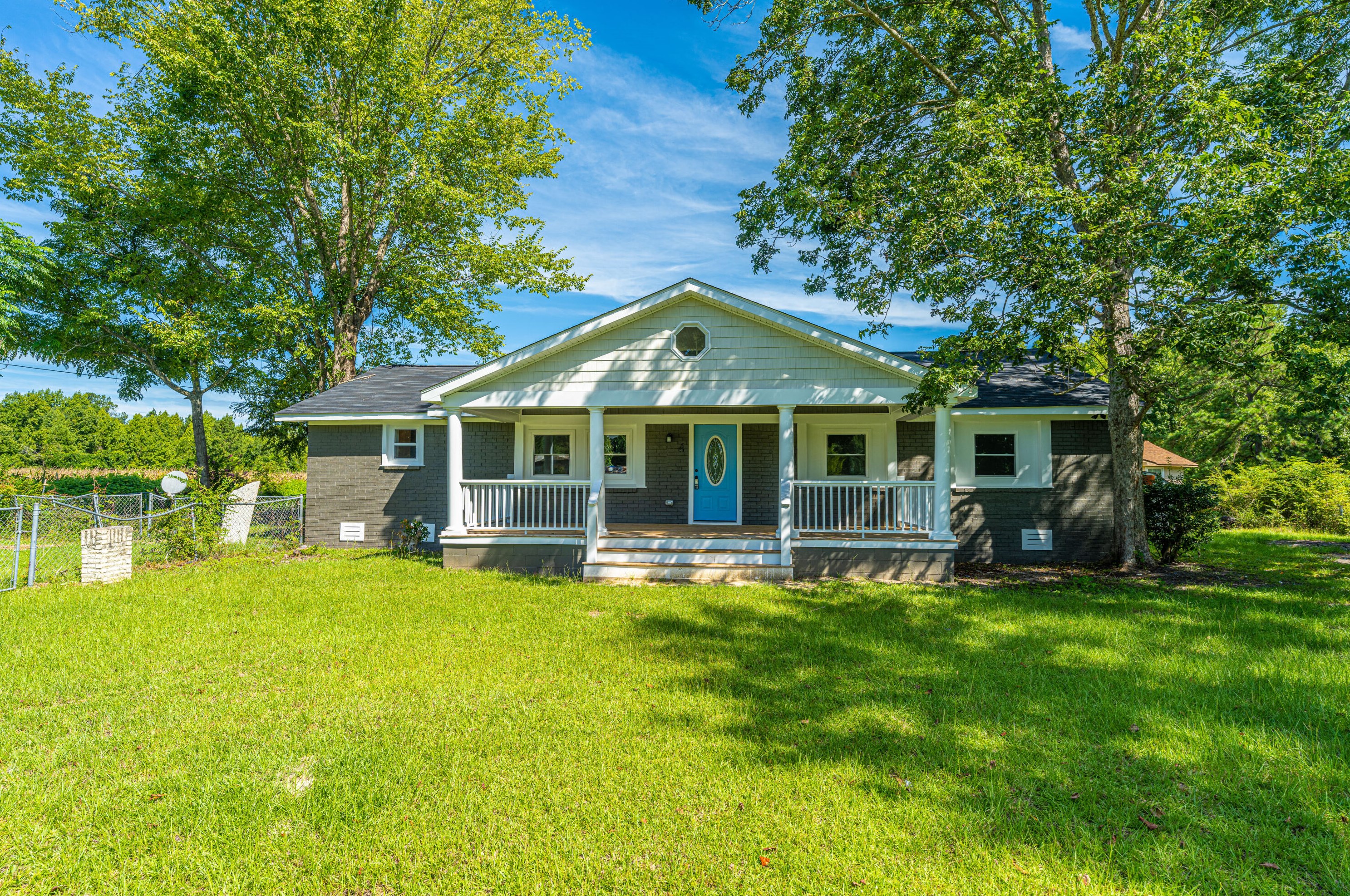 684 Root Branch Rd, Pineville, SC 29468