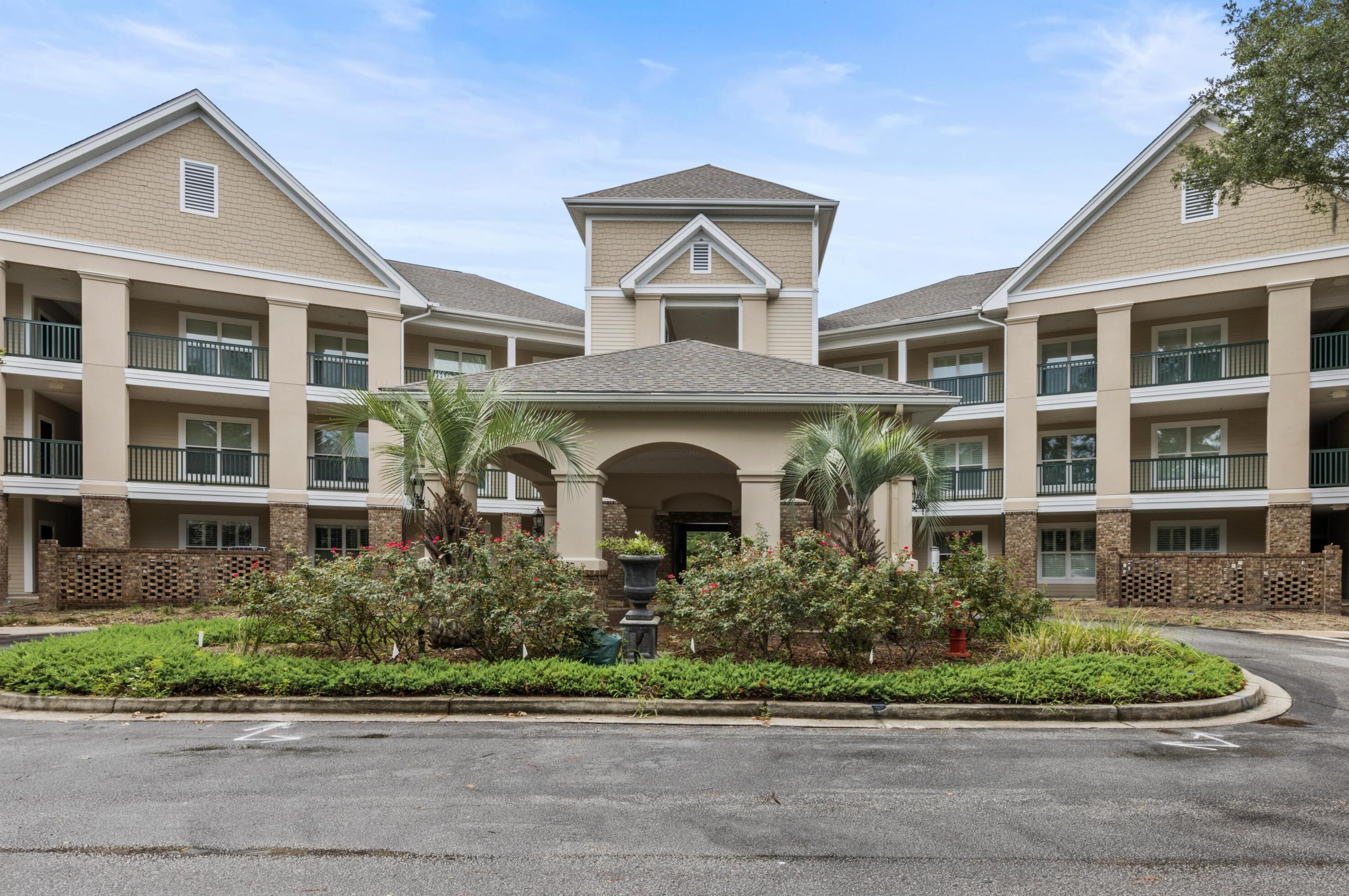 1479 Long Grove Dr #104, Mount Pleasant, SC 29464