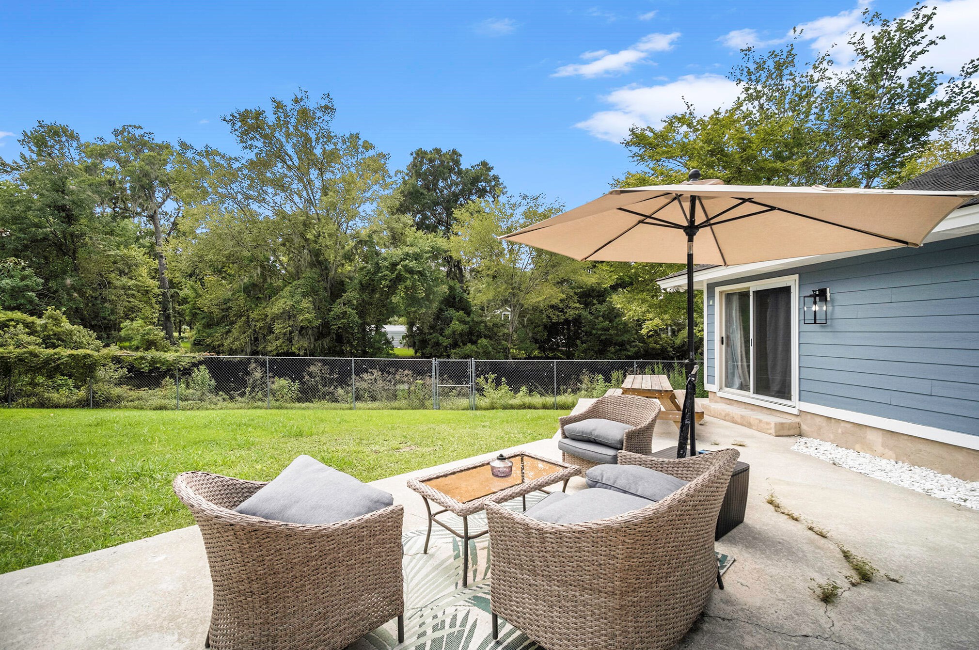 2899 Doncaster Dr, Charleston SC  29414-6737 exterior