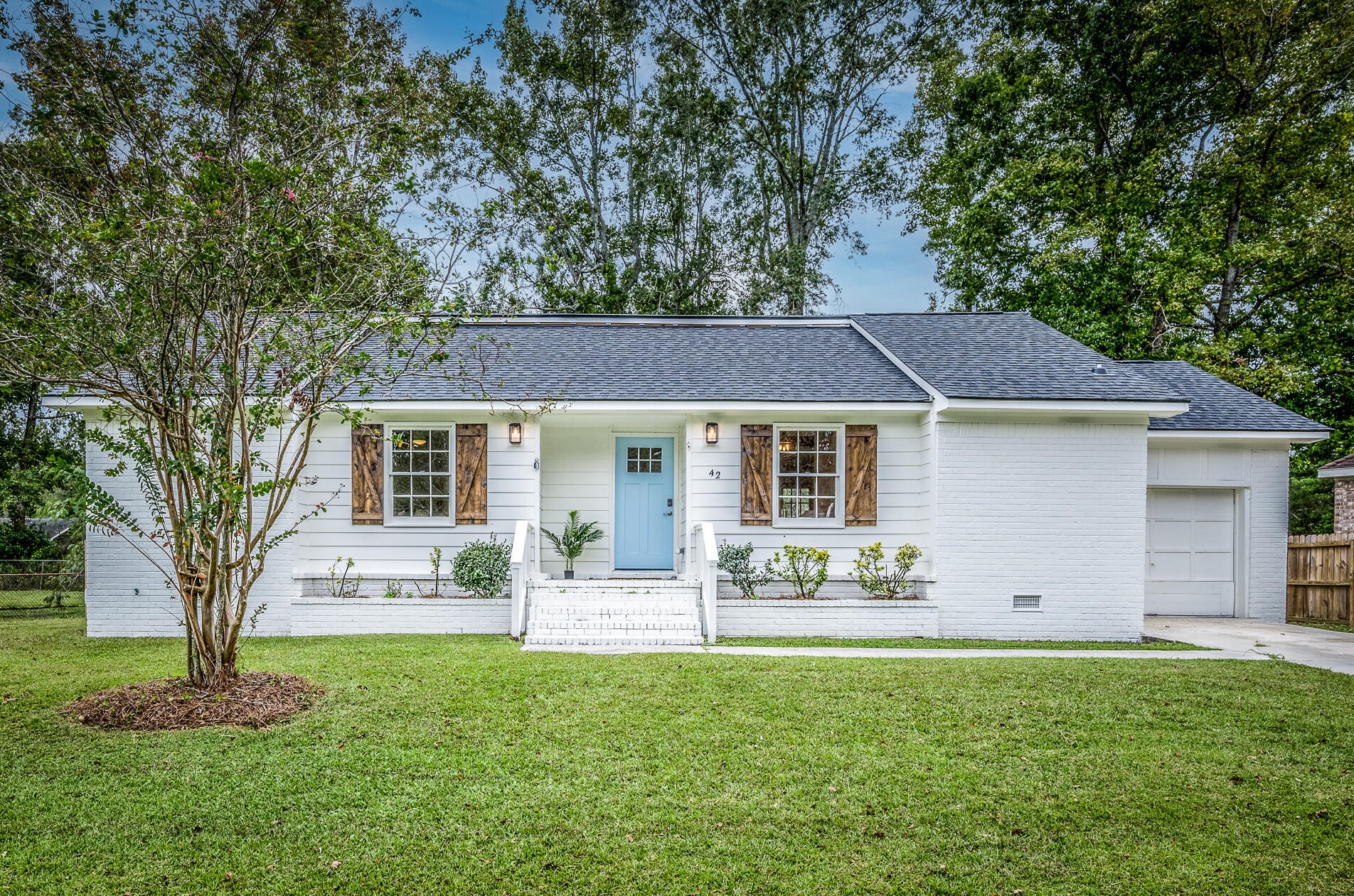 42 Lighthouse Dr, Charleston, SC 29445-4624