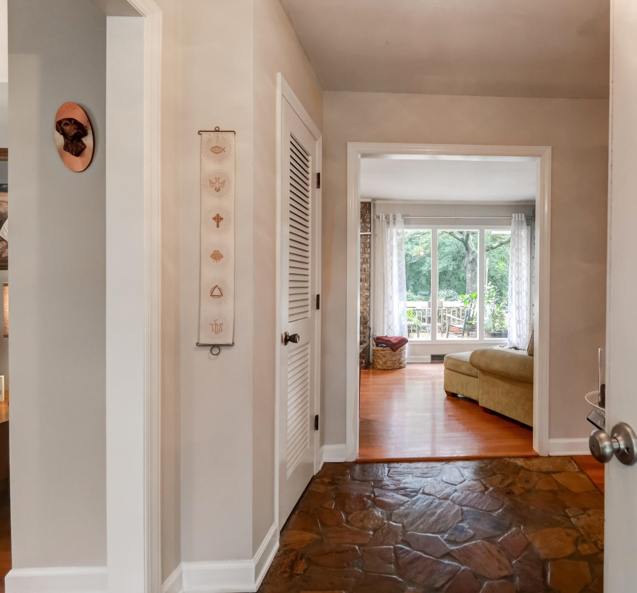 728 James Dr, Charleston, SC 29412-4238