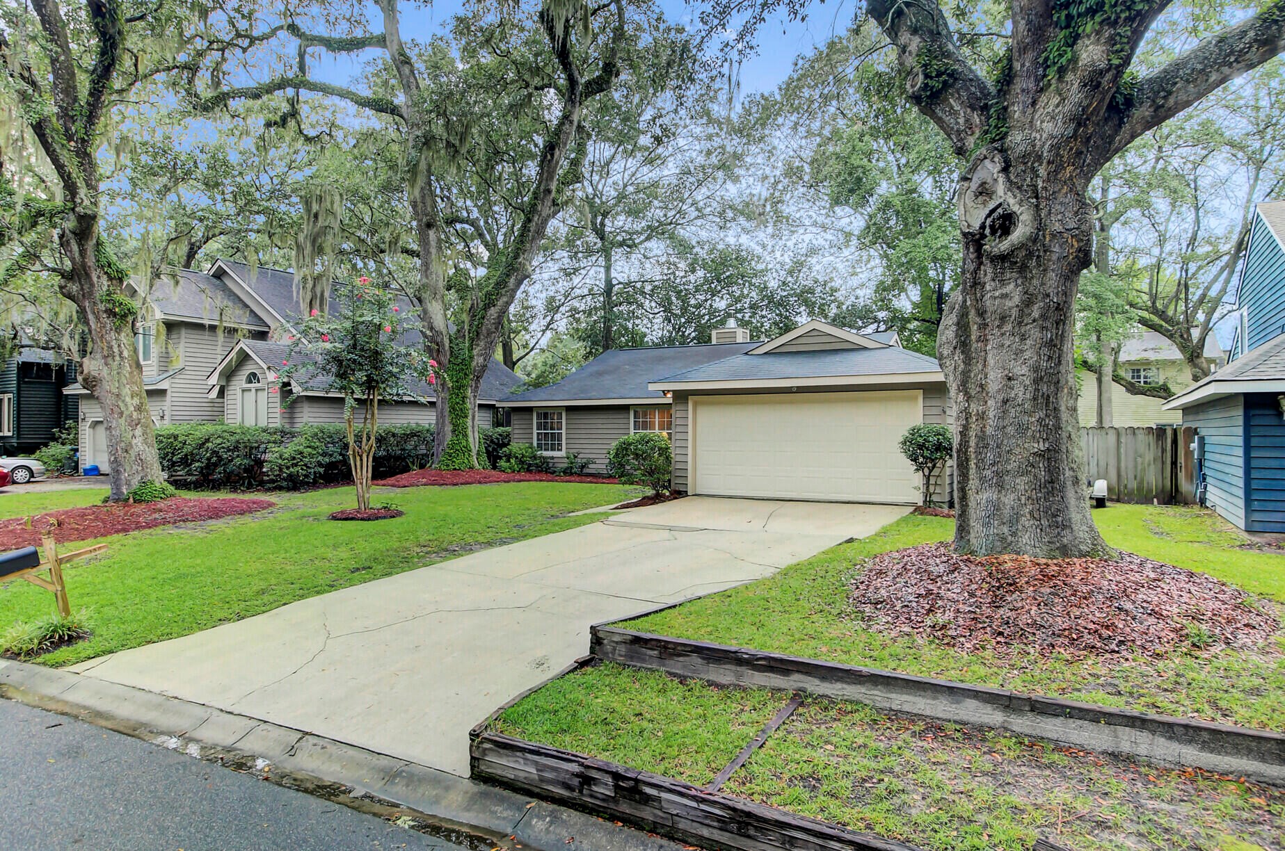 136 Mansfield Blvd, Charleston, SC 29418-2001