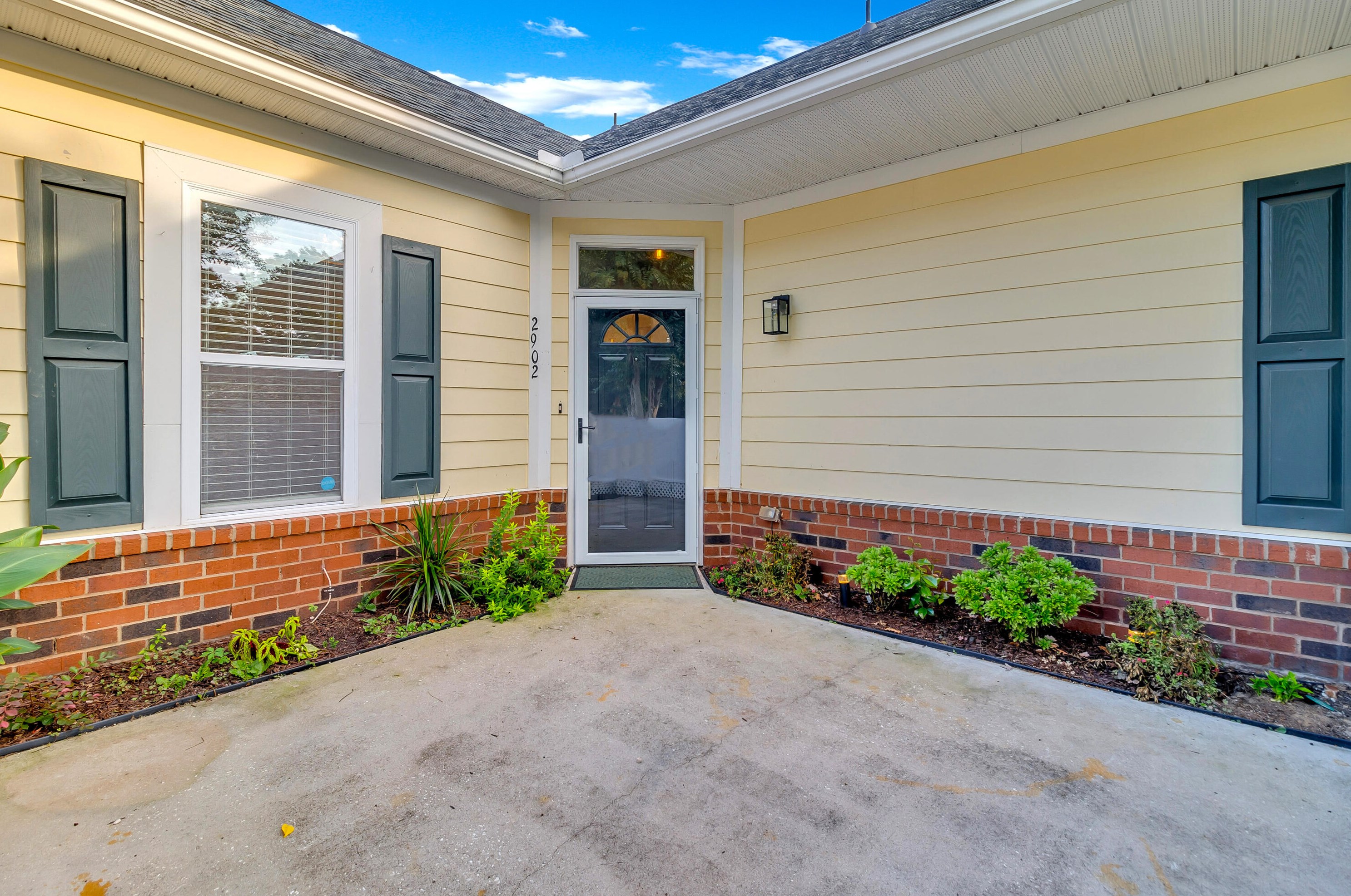 8800 Dorchester Rd, Charleston SC  29420-7304 exterior