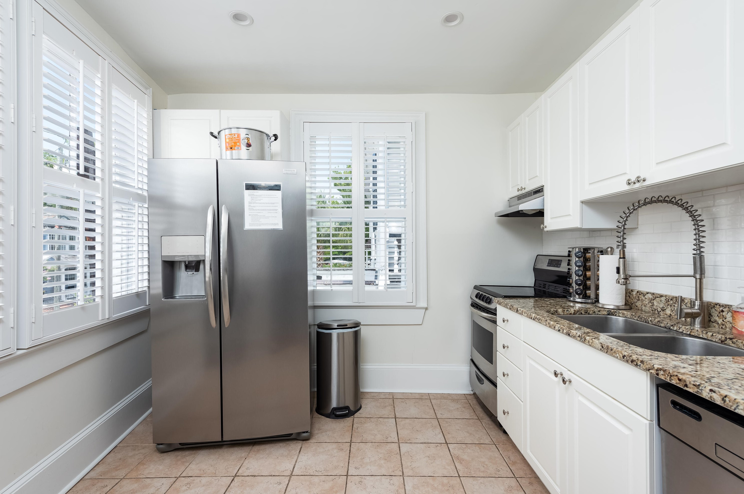 171 Spring St #d, Charleston, SC 29403