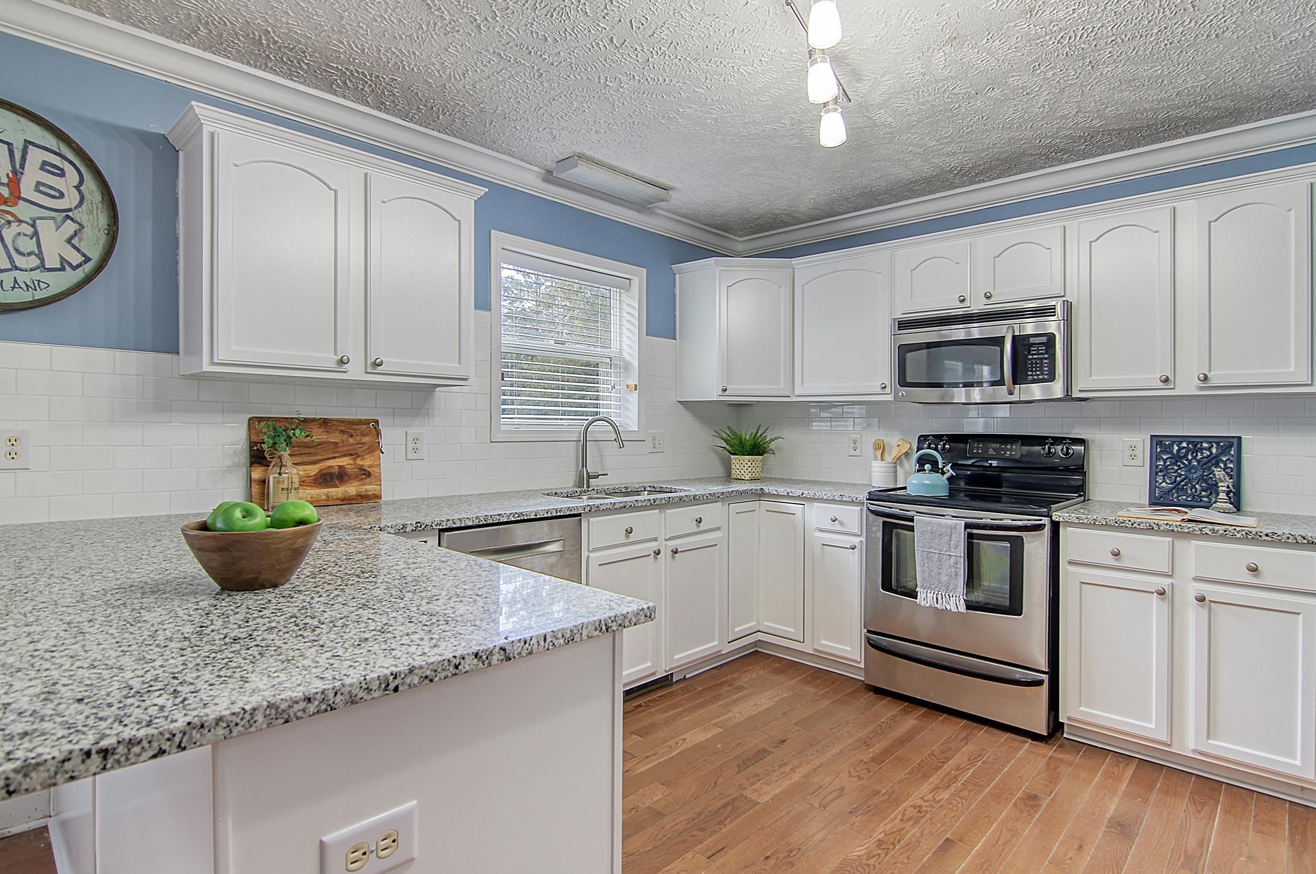 442 Sun Valley Ln, Moncks Corner, SC 29461-7256