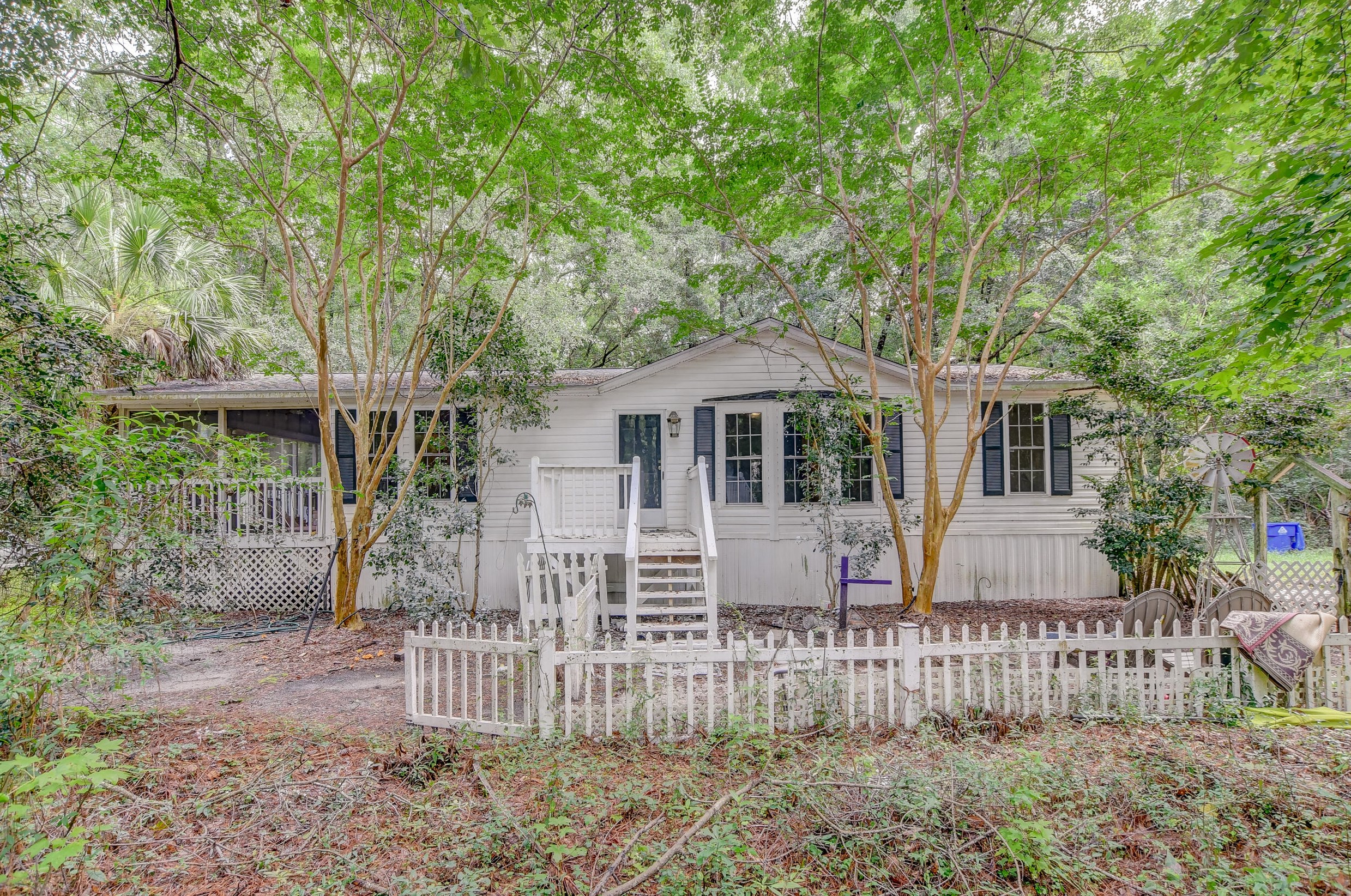 663 Main Rd, Johns Island, SC 29455